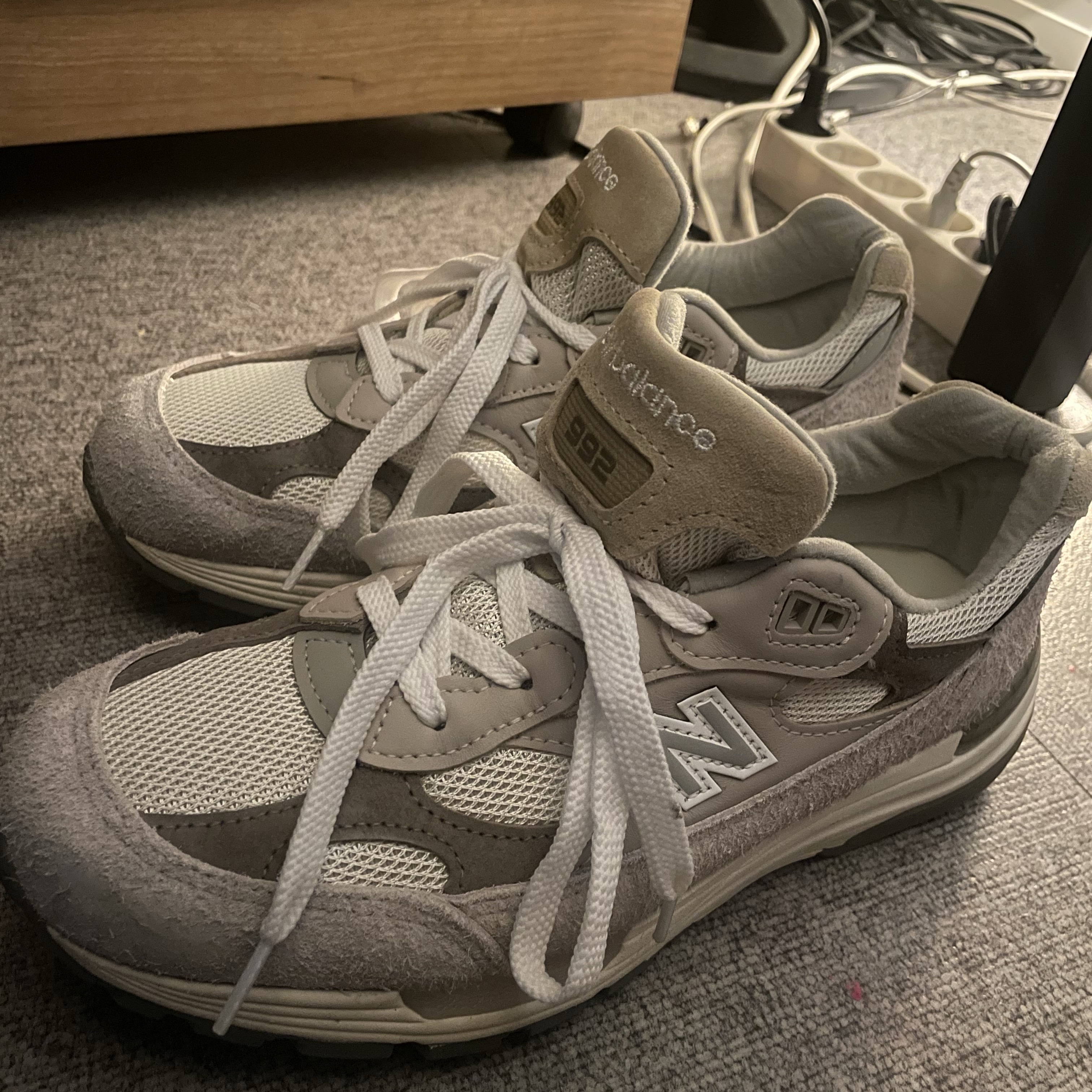 New Balance 992 Made in USA Moonrock Mushroom 착용 스타일