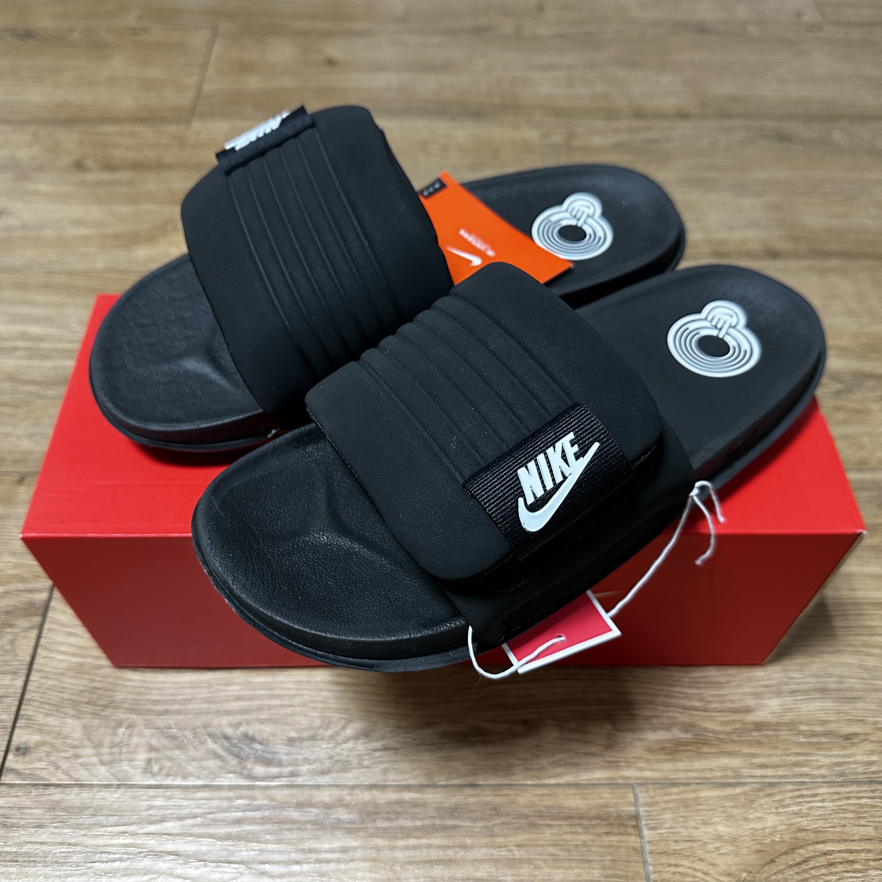 Nike Offcourt Adjust Slide Black White 착용 스타일