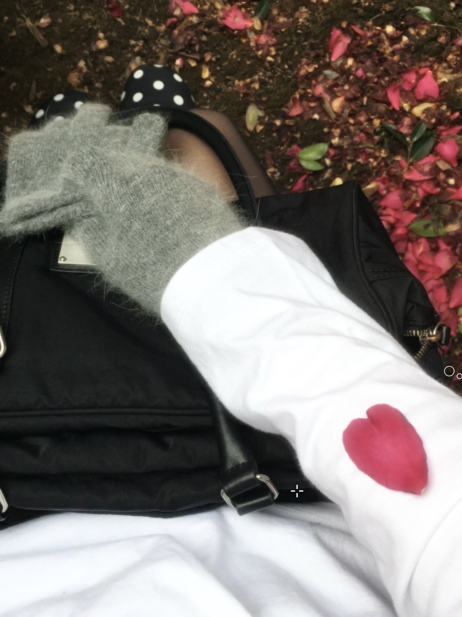 Puma Tuff Padded Polka Dot Black, Matin Kim Sporty Tote Bag Black 착용 스타일