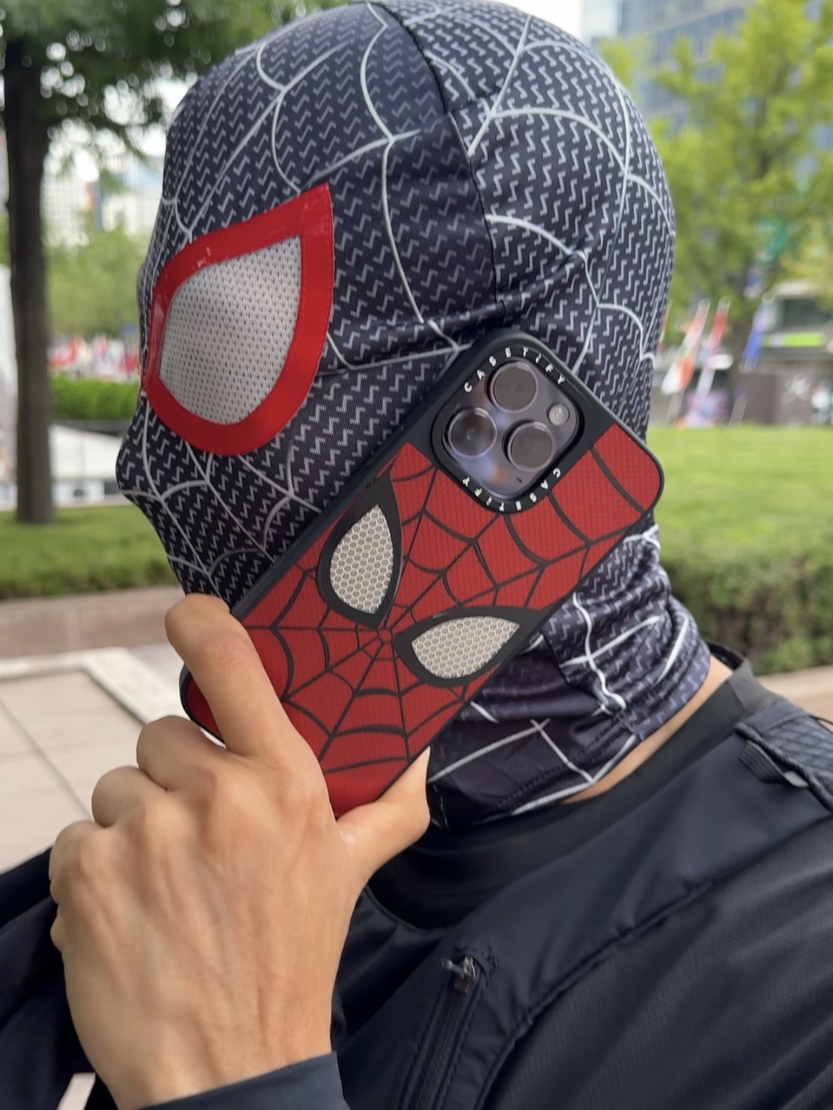 Casetify x Marvel iPhone Spider-Man Mask Magsafe Mirror Case Silver Mirror Silver Bumper 착용 스타일