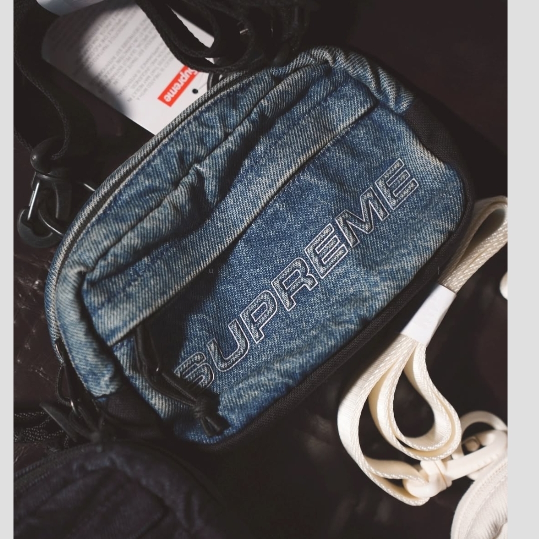 Supreme Denim Mini Shoulder Bag Washed Indigo - 25FW 착용 스타일 - 3