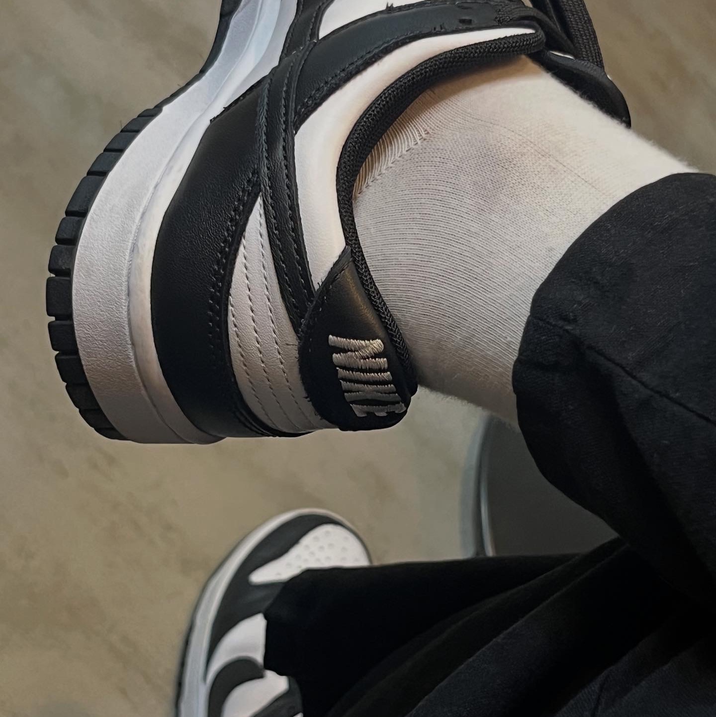 Nike Dunk Low Retro Black 착용 스타일