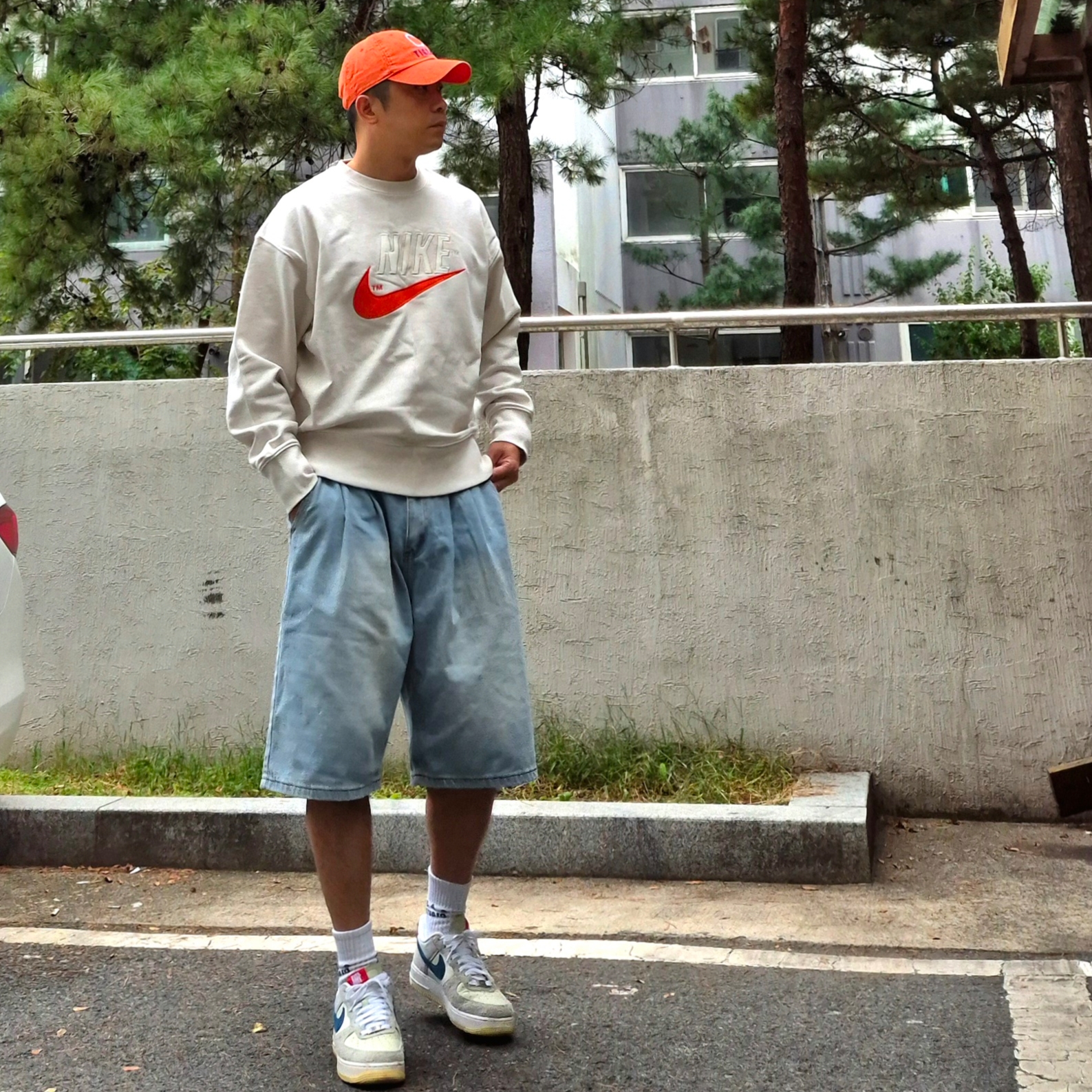 Nike x Undefeated Air Force 1 Low SP 5 On It, IAB Studio Socks White (5 Pack) 착용 스타일 - 2