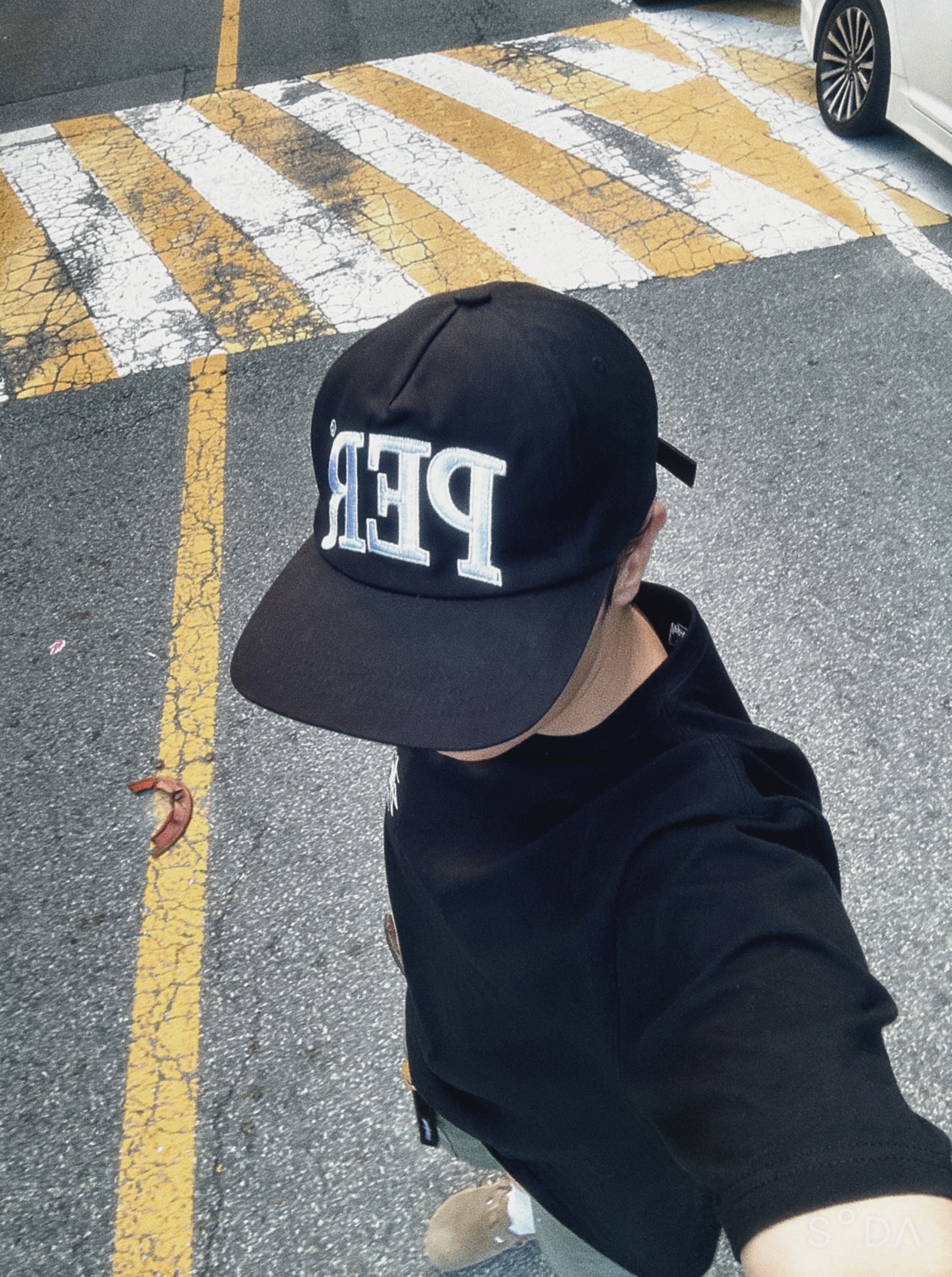 Permanent Archive 5-Panel PER Cap Black, Stussy Stock Paris T-Shirt Black 착용 스타일