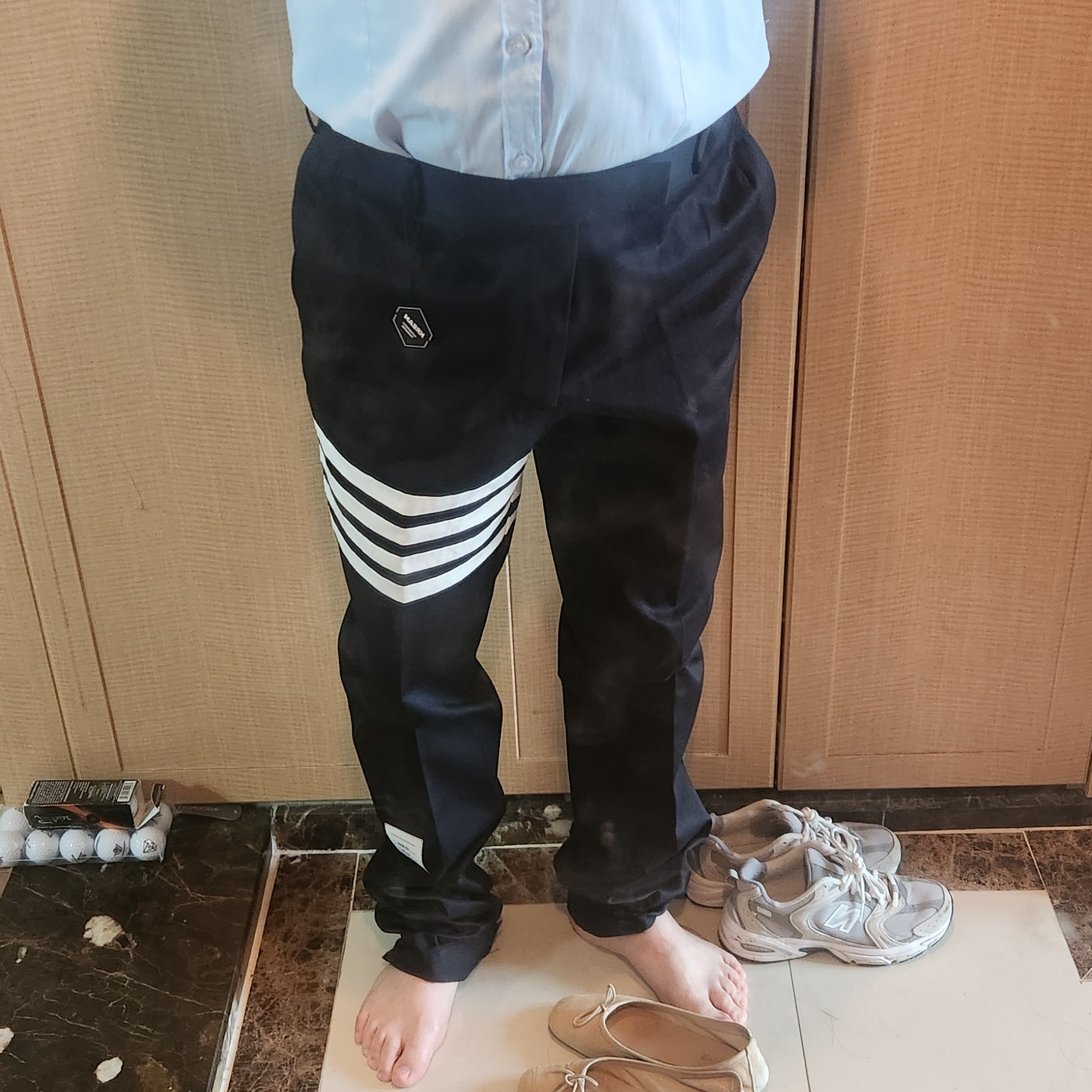 Thom Browne Cotton Twill Knit Seamed 4-Bar Unconstructed Chino Trouser Navy 착용 스타일 - 1