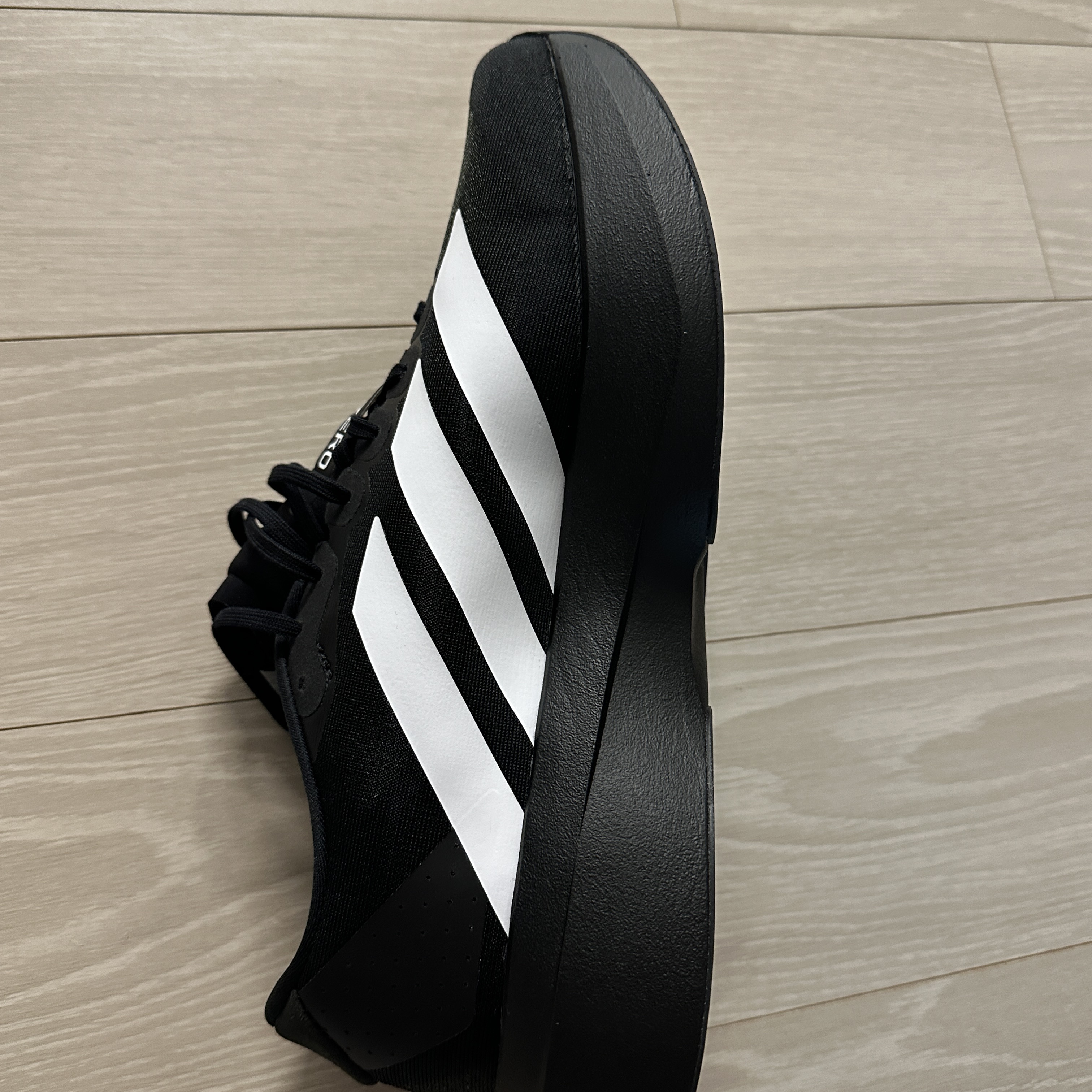 Adidas Adizero EVO SL Core Black Cloud White 착용 스타일 - 4