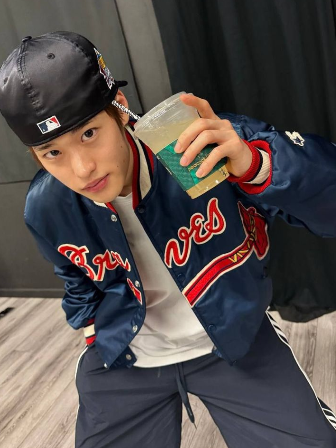 New Era MLB LA Dodgers Basic Size Cap Light Navy, New Era x Fear of God 59FIFTY Cincinnati Reds Fitted Cap Red 착용 스타일 - 3