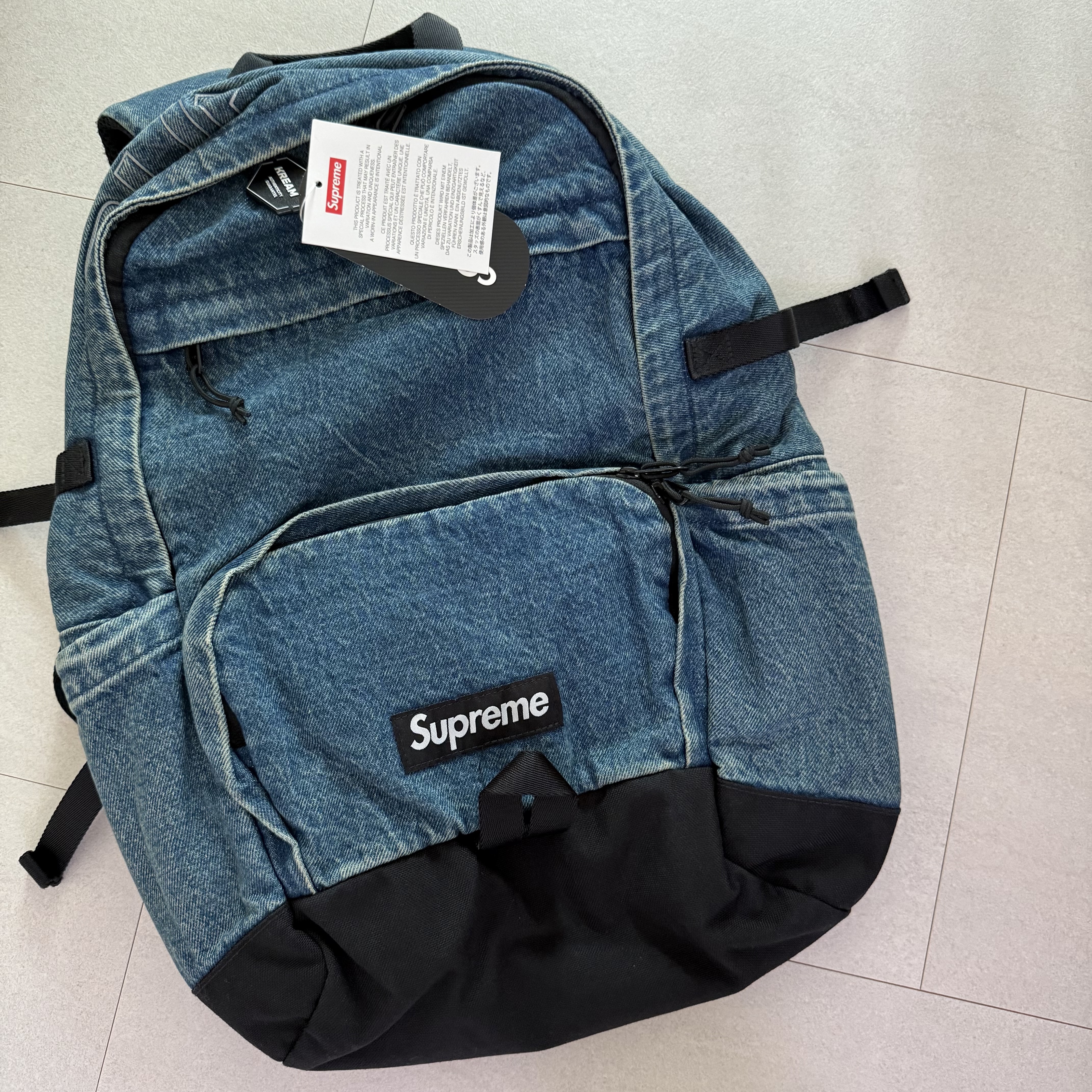 Supreme Denim Backpack Washed Indigo - 25FW 착용 스타일 - 1