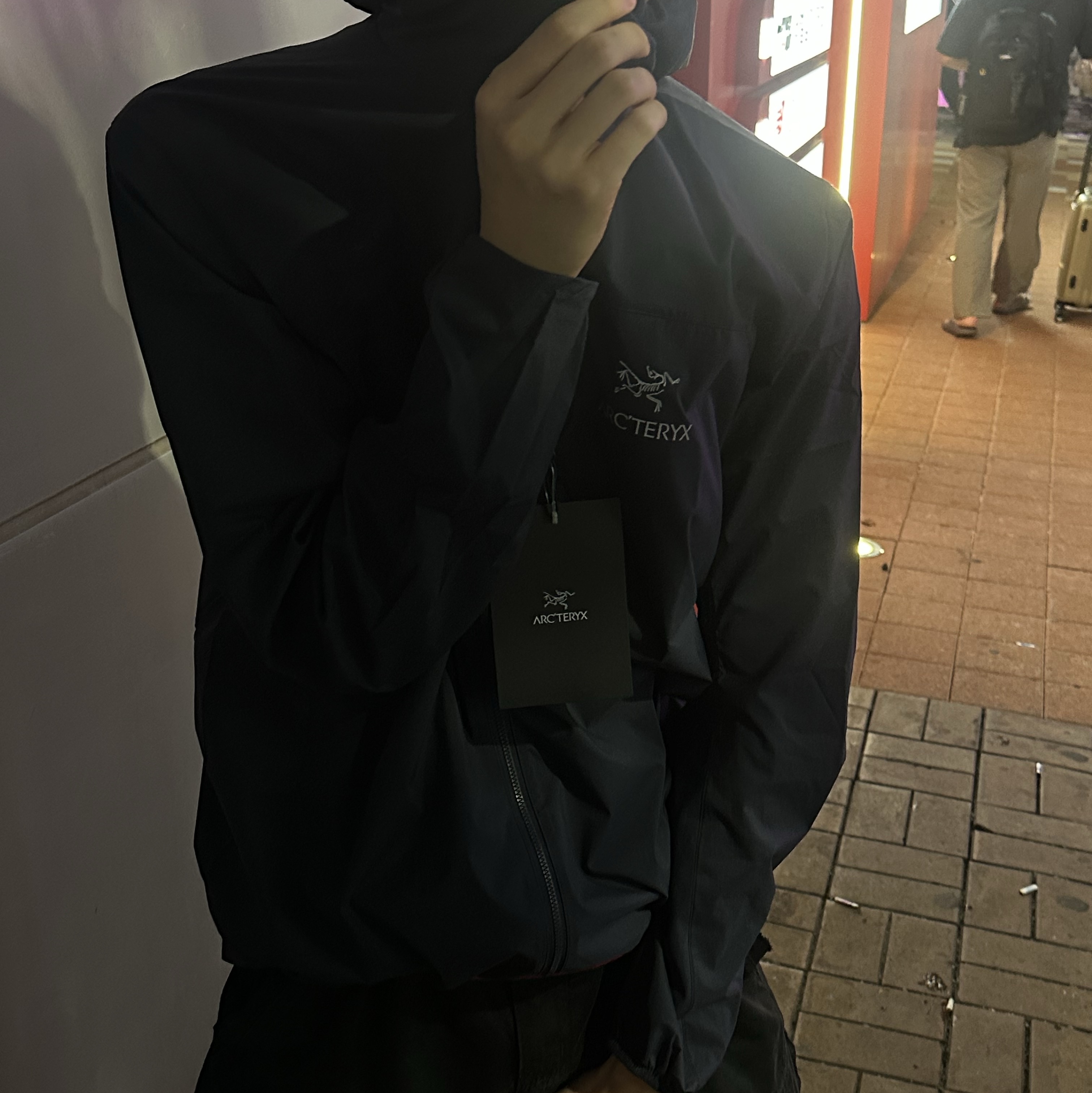 Arc'teryx Squamish Hoody Black Sapphire 착용 스타일 - 1