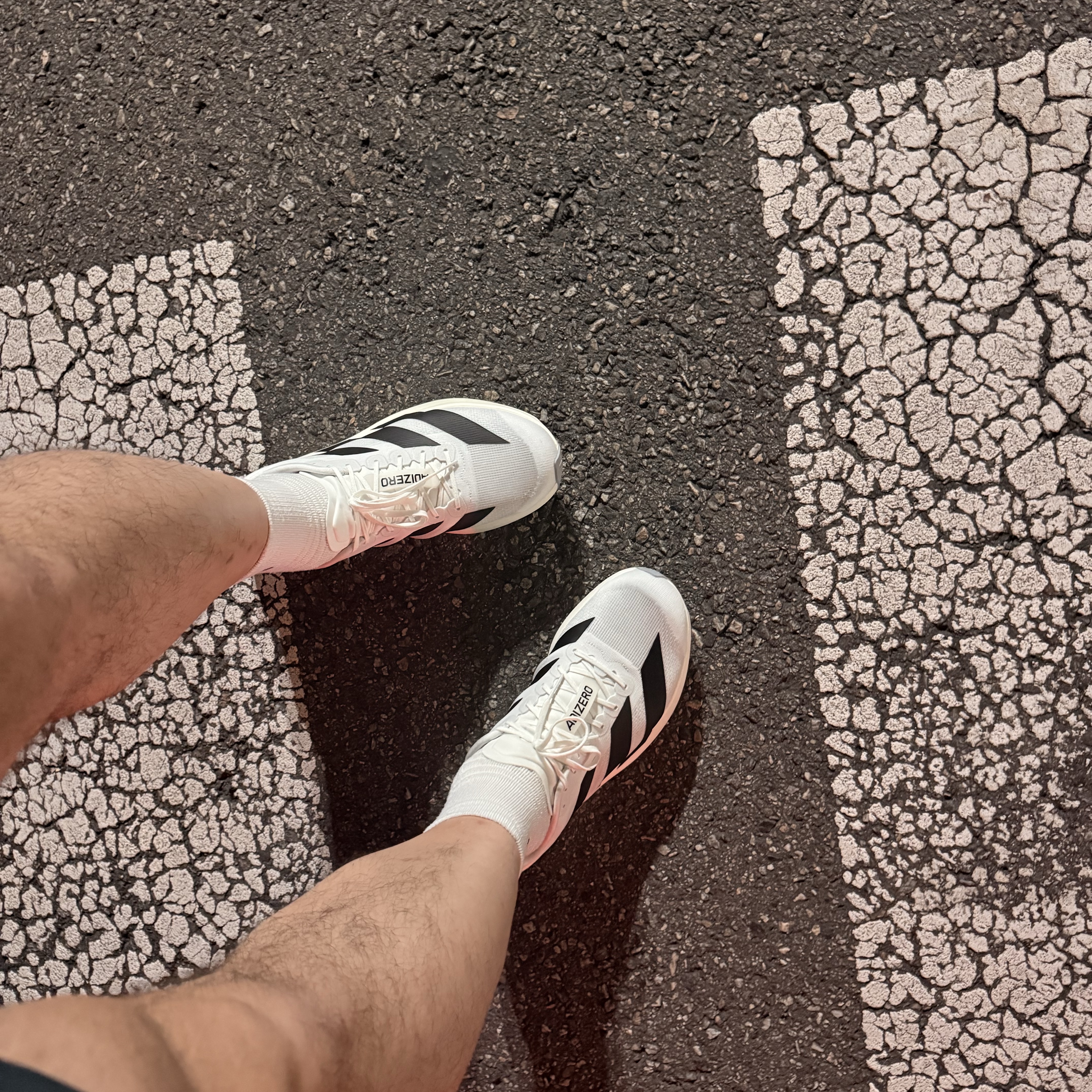 Adidas Adizero EVO SL Cloud White Core Black 착용 스타일