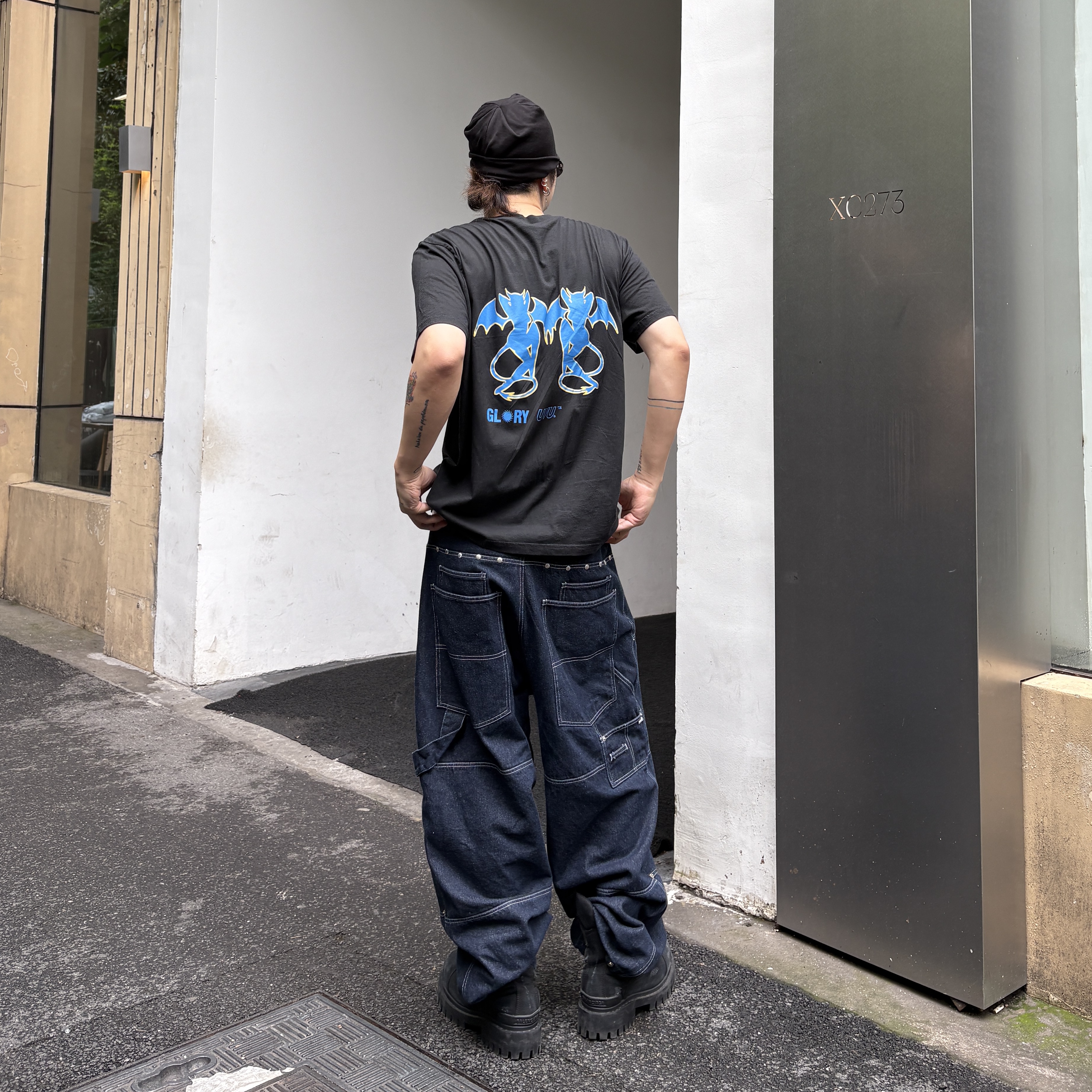 Balenciaga Combat Strike 20mm Boots Black, Flavorism Carpenter Wide Baggy jeans Deep Indigo 착용 스타일