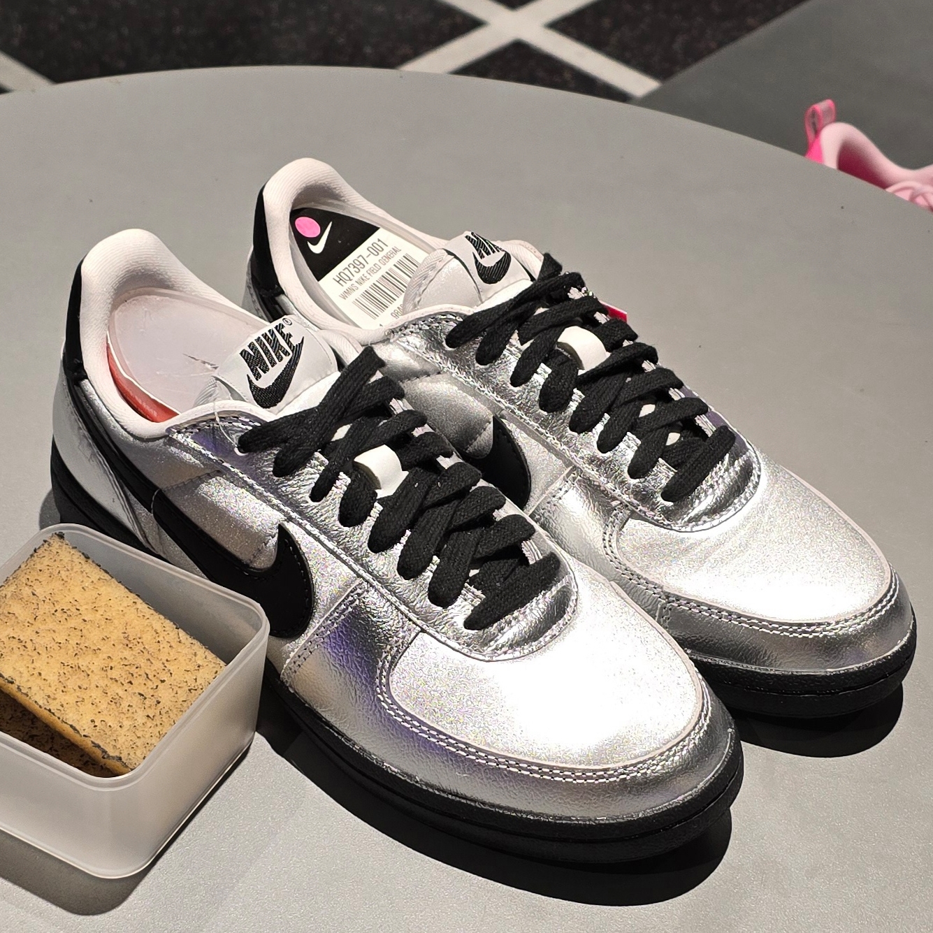 (W) Nike Field General Metallic Silver Photon Dust 착용 스타일