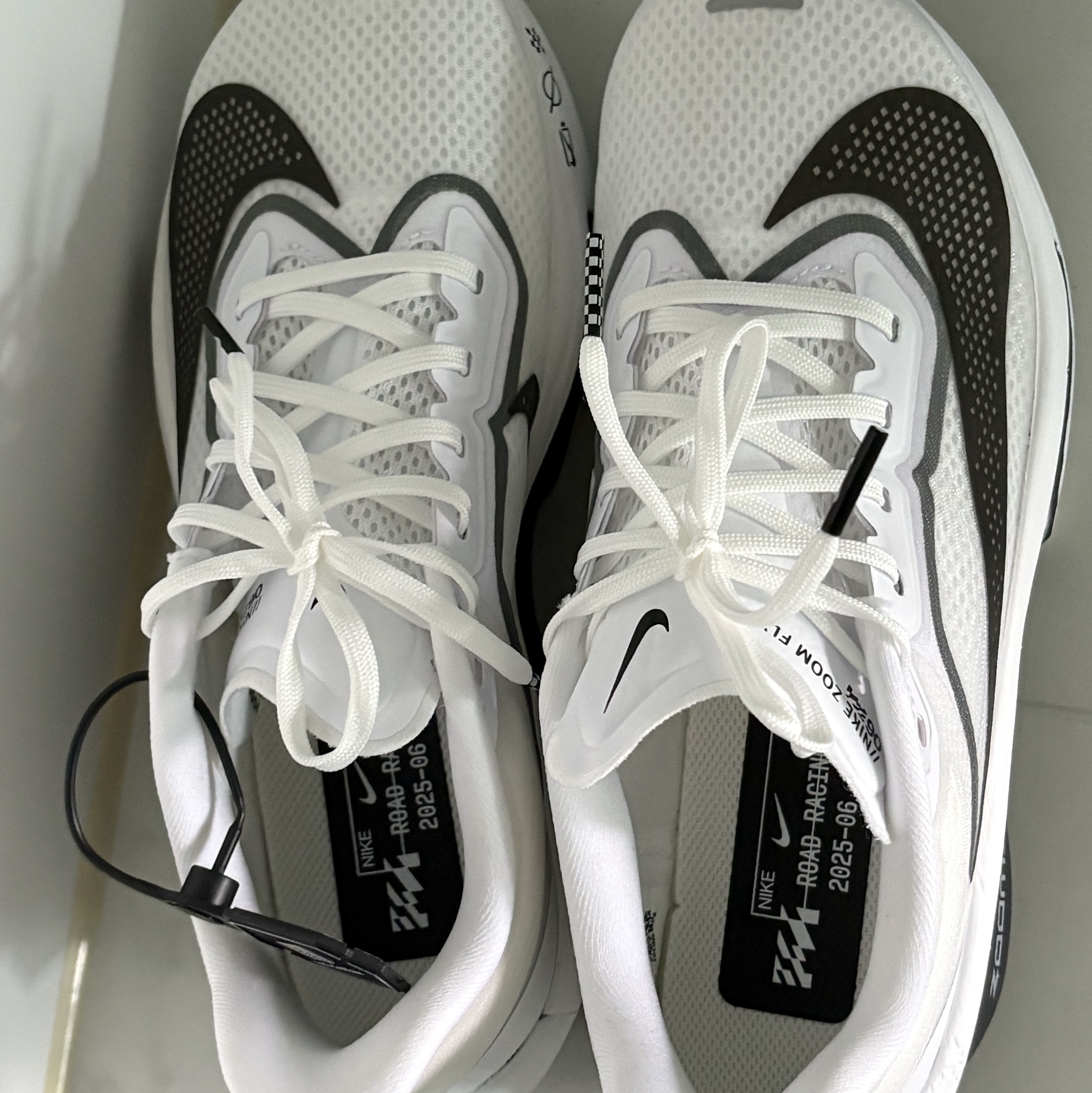 Nike Zoom Fly 6 White Smoke Grey 착용 스타일