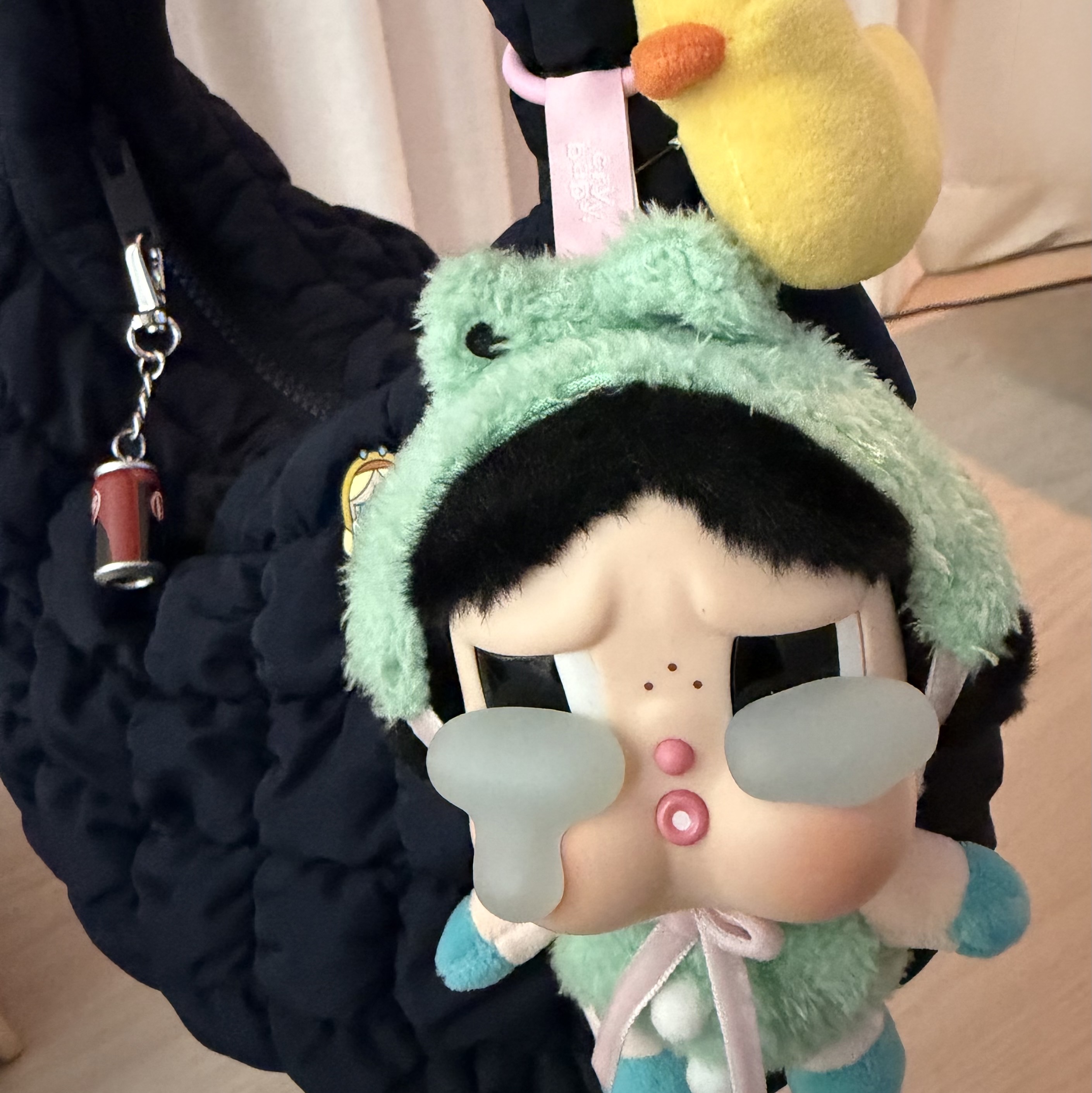 Pop Mart Crybaby Crying Again Series Plush Keyring What A Frog (Opened Case) 착용 스타일 - 3