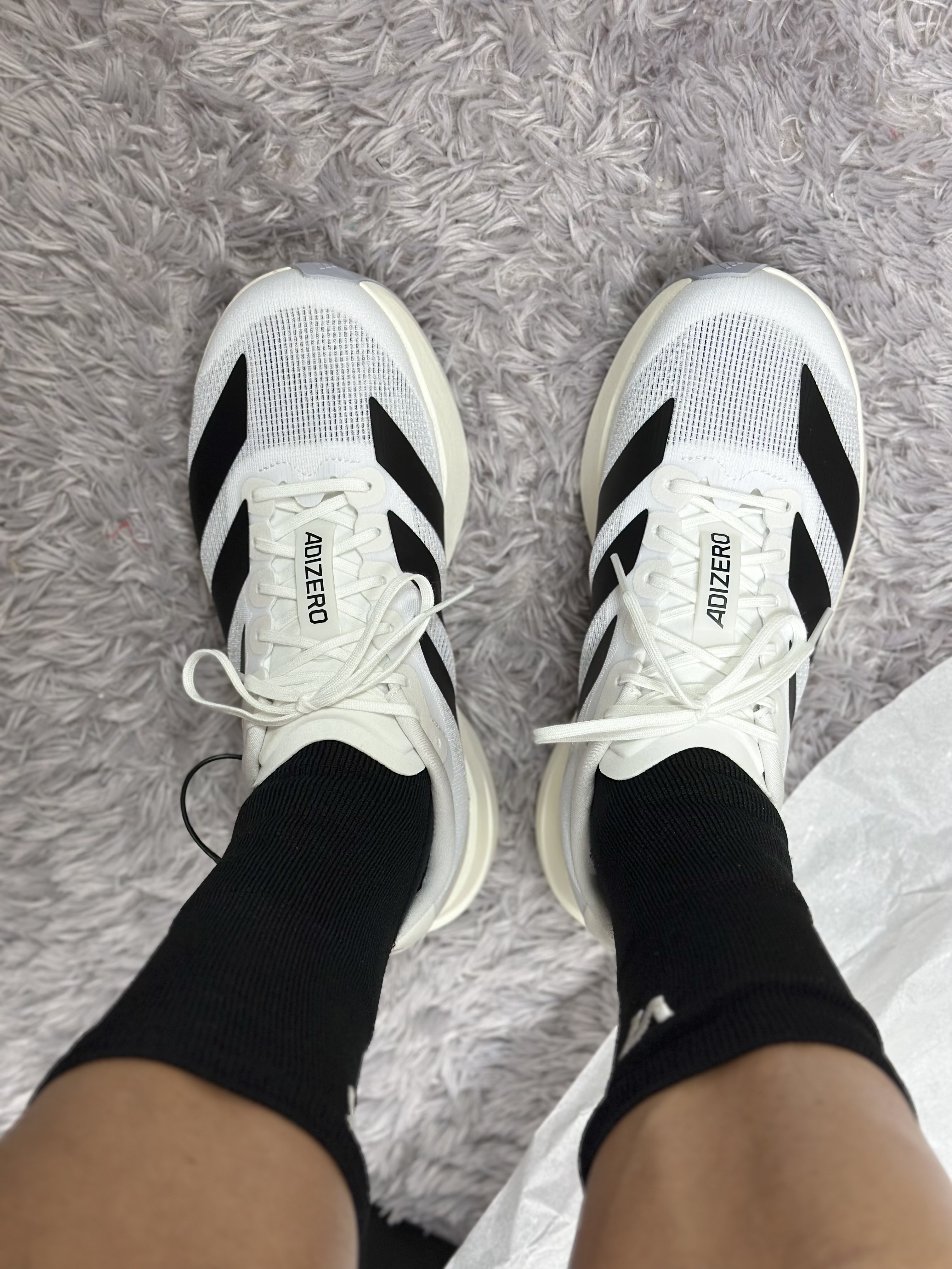 Adidas Adizero EVO SL Cloud White Core Black 착용 스타일
