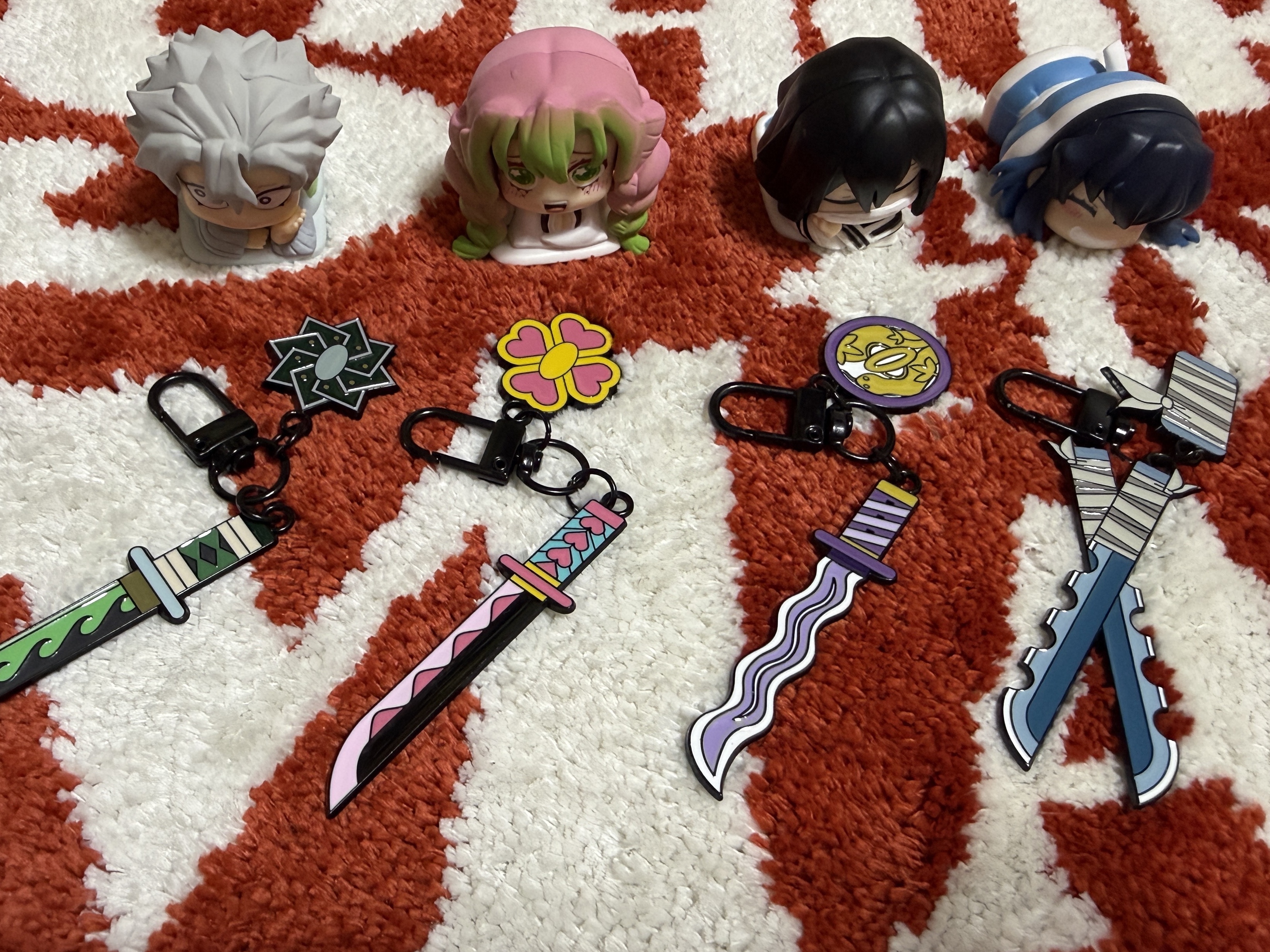 Demon Slayer Kimetsu No Yaiba Nichirin Sword Keyring Mitsuri Kanroji, Demon Slayer Kimetsu No Yaiba Nichirin Sword Keyring Hashibira Inosuke 착용 스타일 - 2
