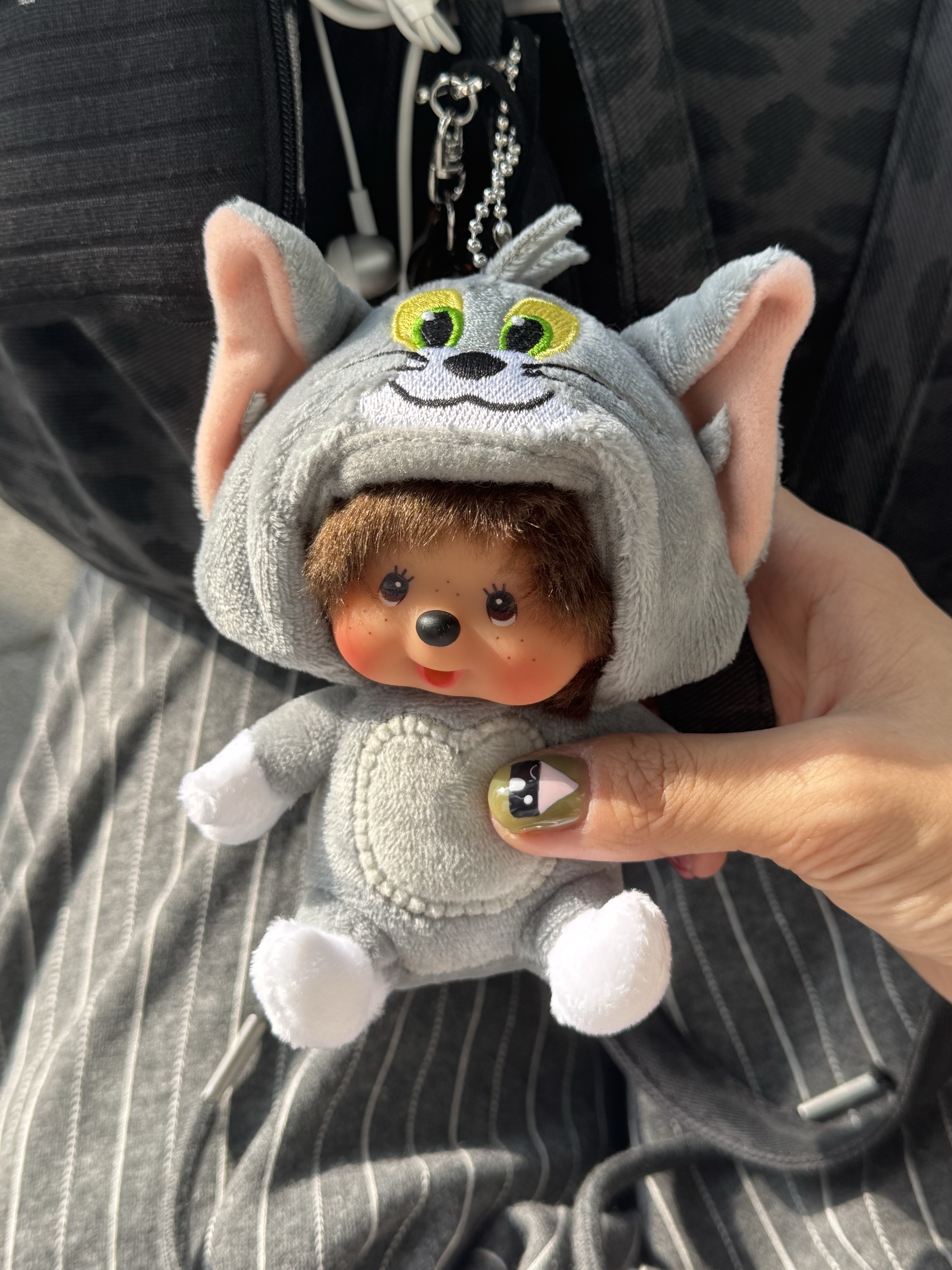Monchhichi x Tom & Jerry SS Doll Mini Key Chain Tom 착용 스타일 - 4