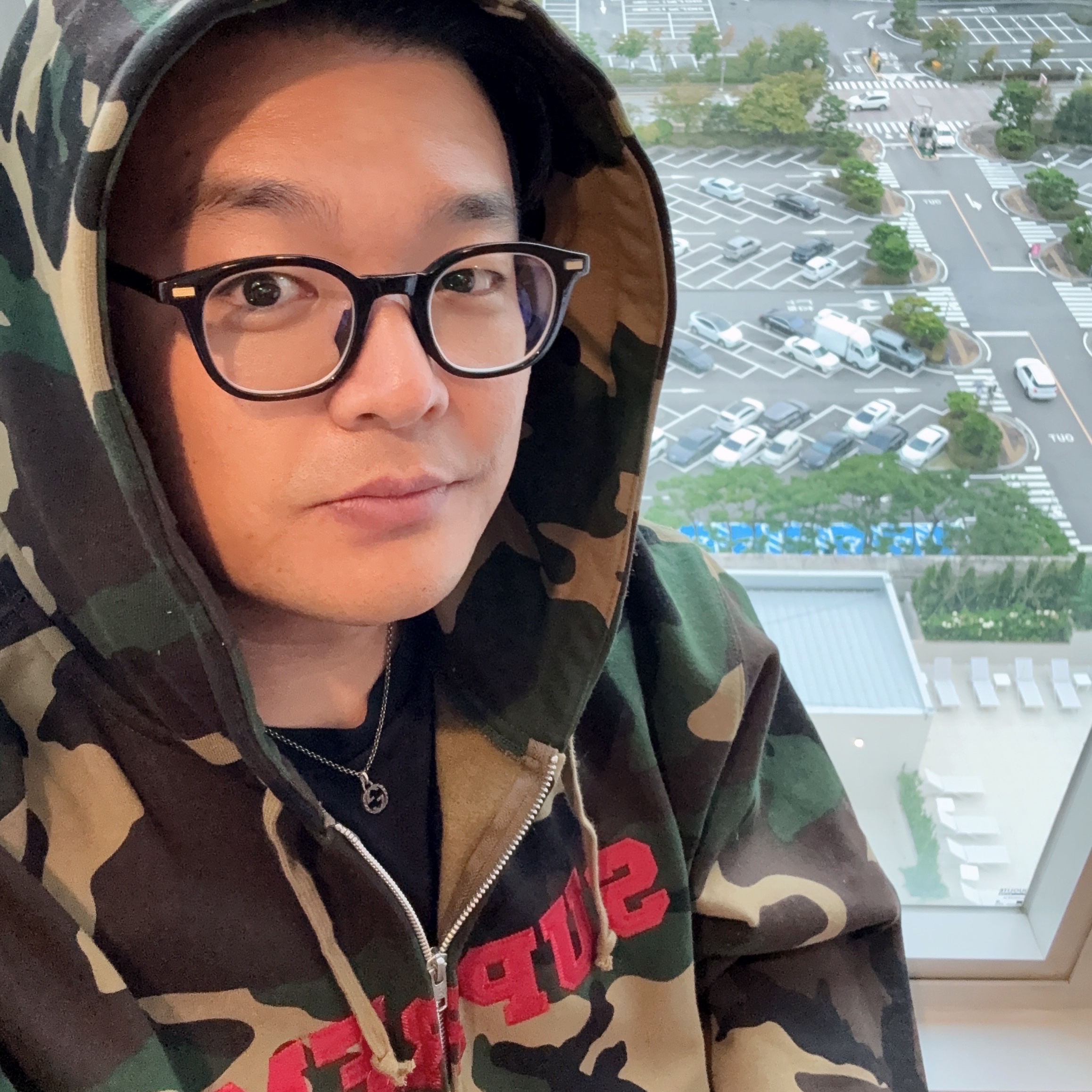Supreme Collegiate Applique Zip Up Hooded Sweatshirt Woodland Camo - 25FW, Gucci Interlocking G Ring Silver 착용 스타일 - 2