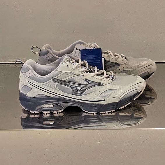 Mizuno MXR Ultimate Gray Quiet Shade Graphite 착용 스타일