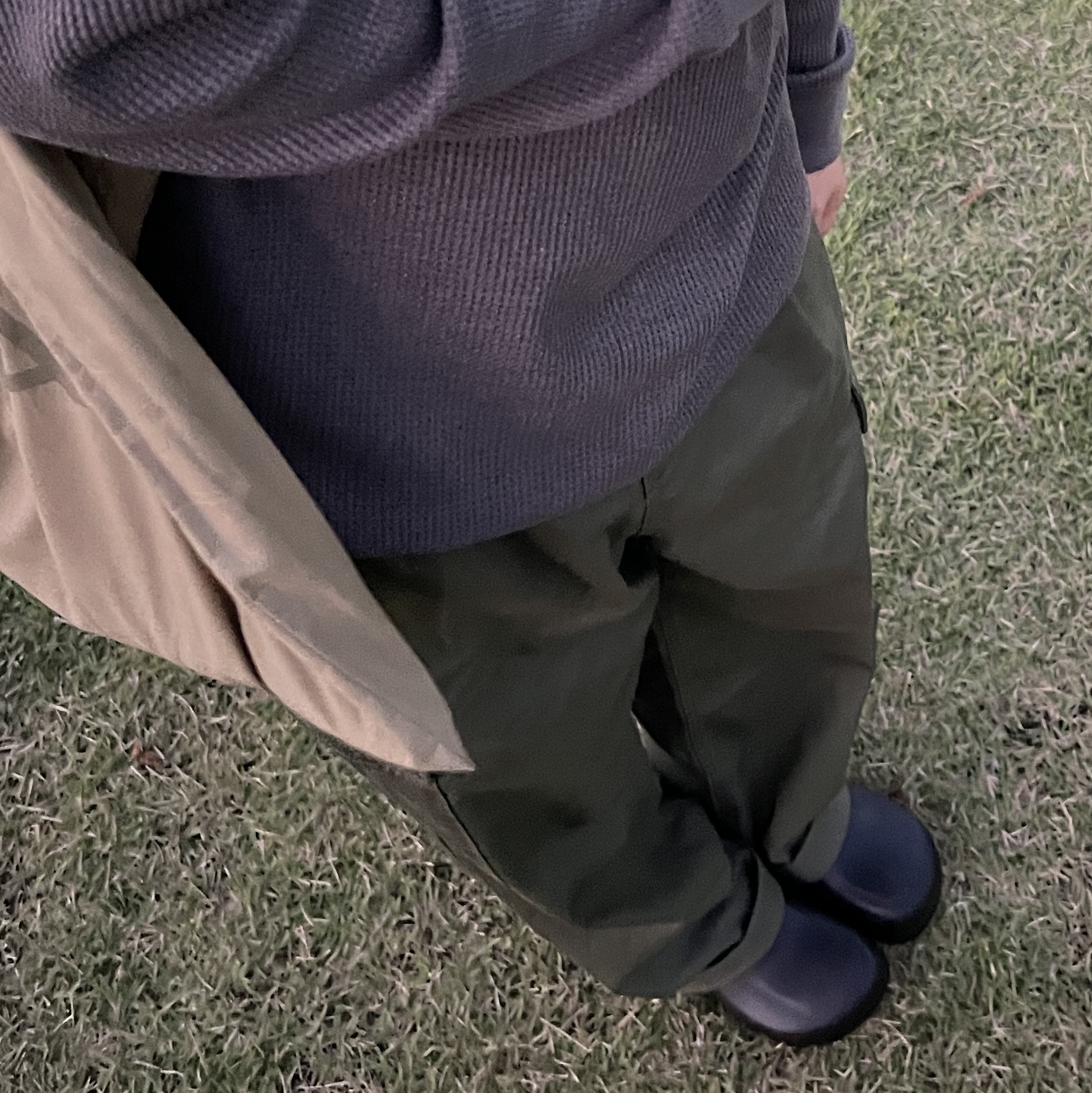 Birkenstock A630 Clog Black, Uniqlo Waffle Henley Neck Long Sleeve T-Shirt Gray - KR 착용 스타일 - 2