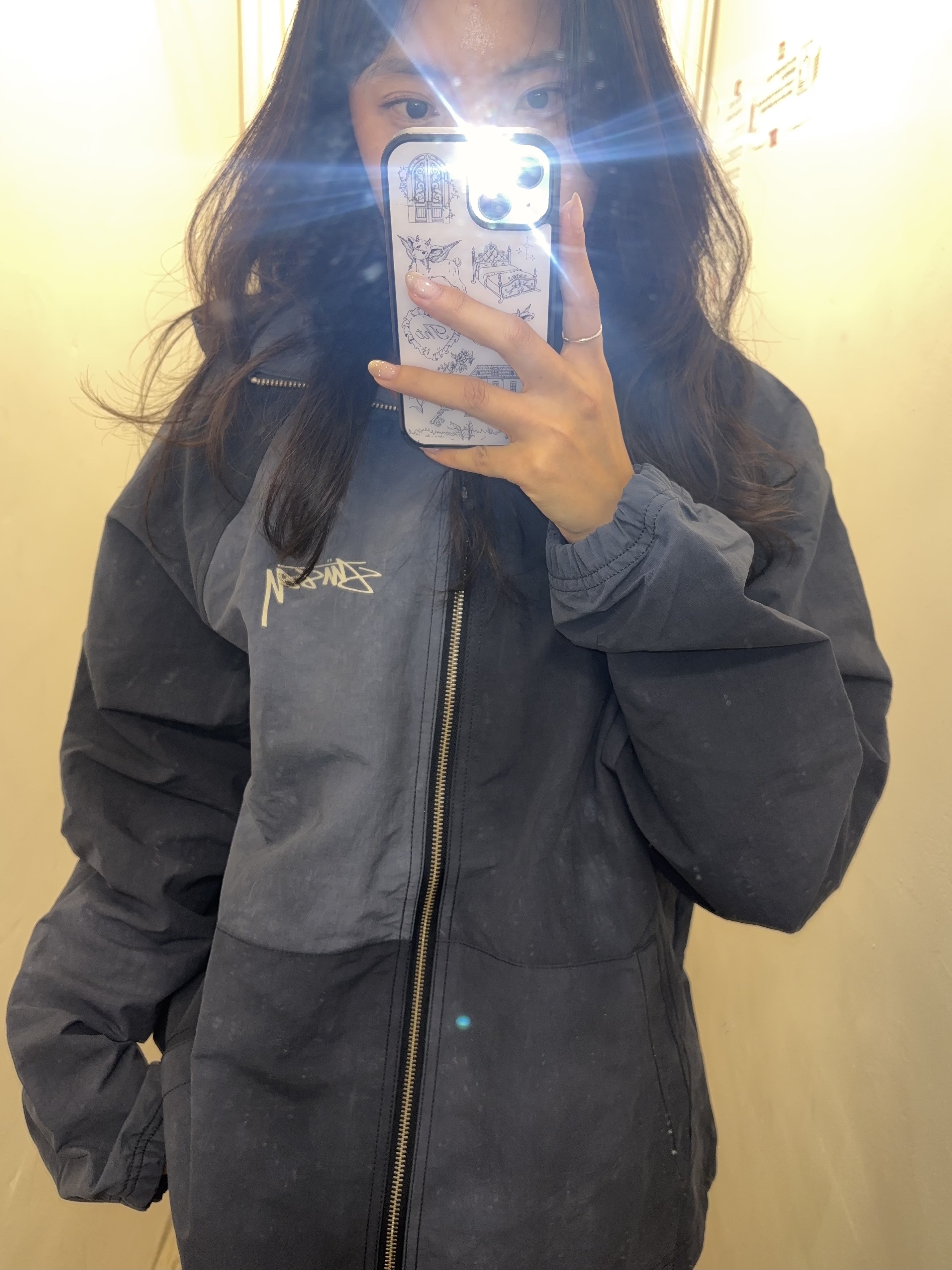 Stussy Wave Dye Beach Shell Jacket Navy 착용 스타일 - 3