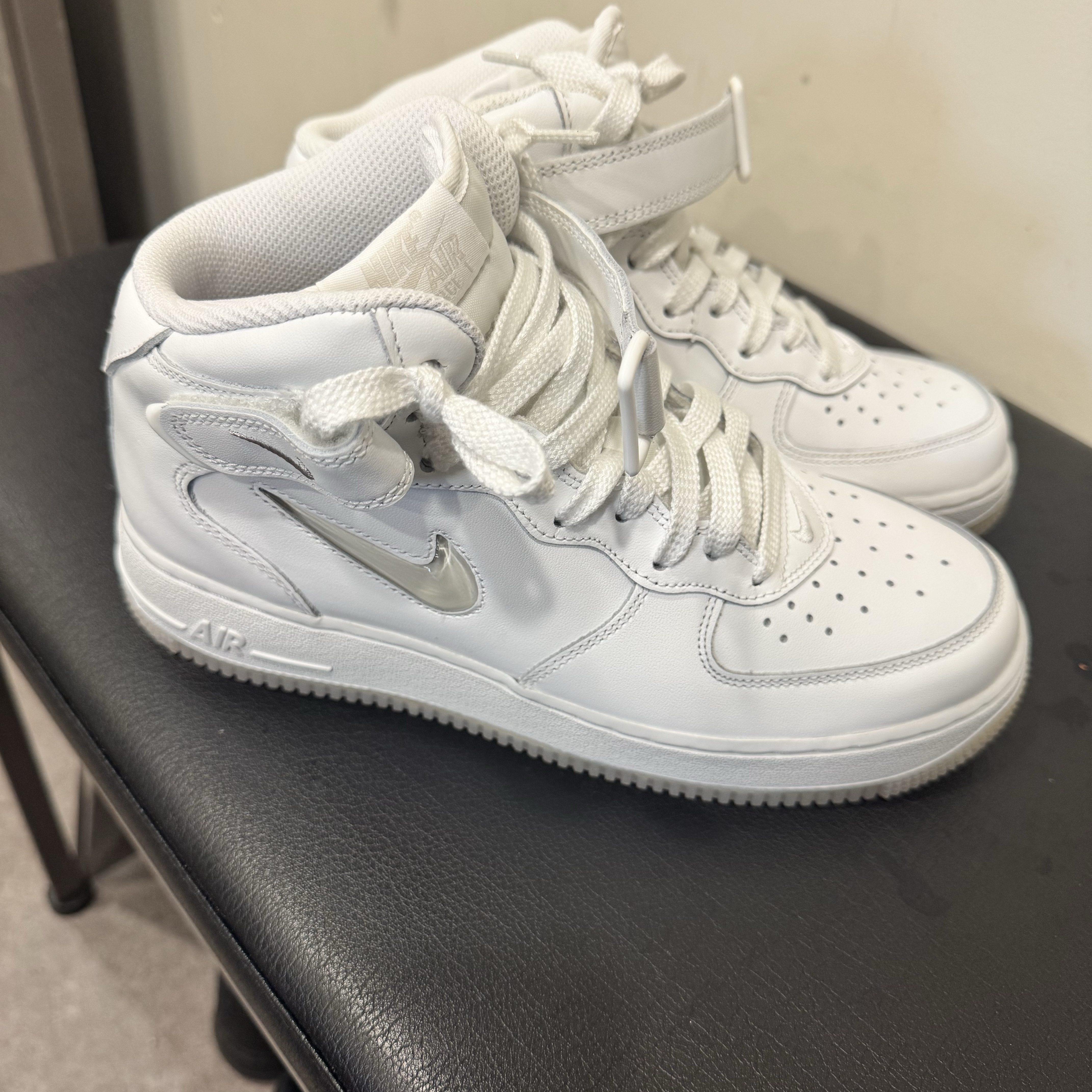 Nike Air Force 1 Mid '07 Color of the Month Summit White 착용 스타일