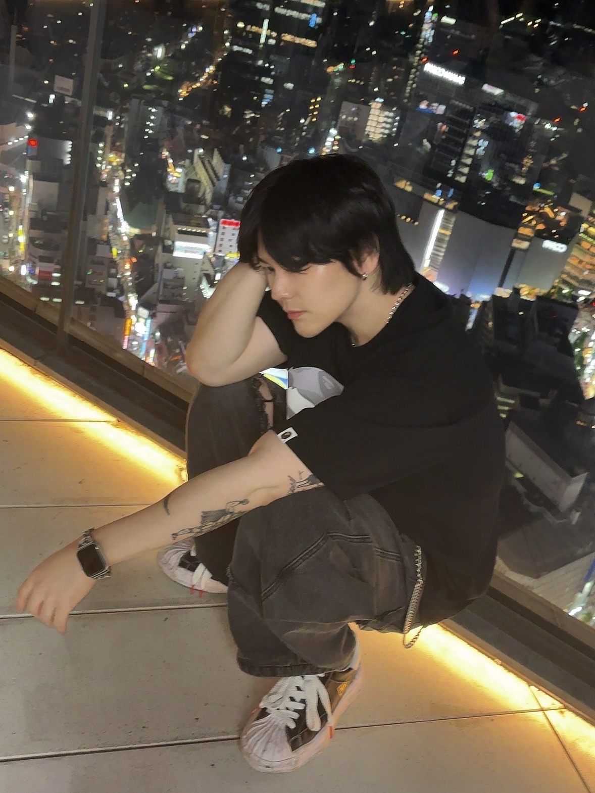 Maison Mihara Yasuhiro Blakey OG Sole Leather Low-top Sneakers Black, BAPE City Camo By Bathing Ape T-Shirt Black Grey 착용 스타일 - 1