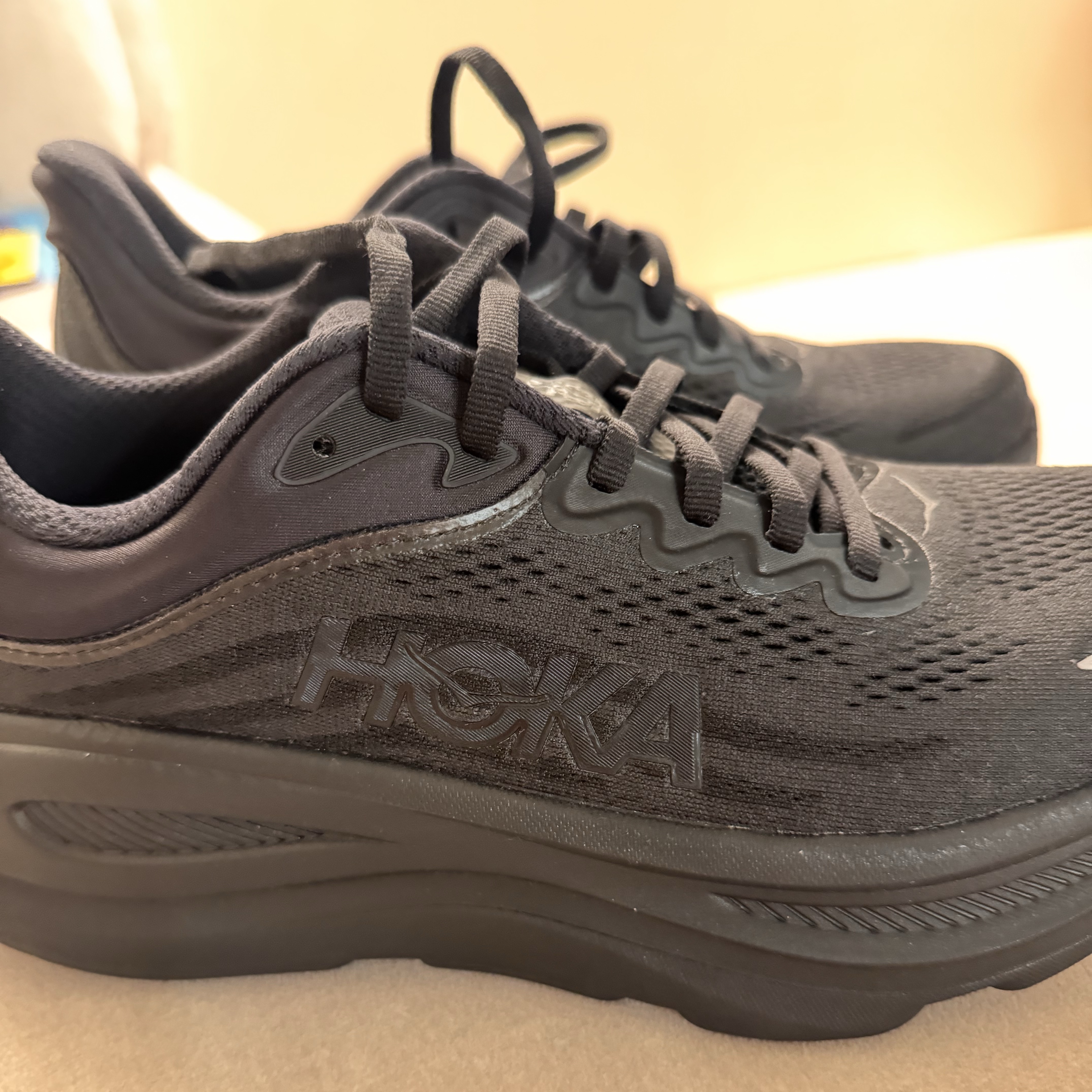 Hoka Bondi 9 Black - Wide 착용 스타일 - 3