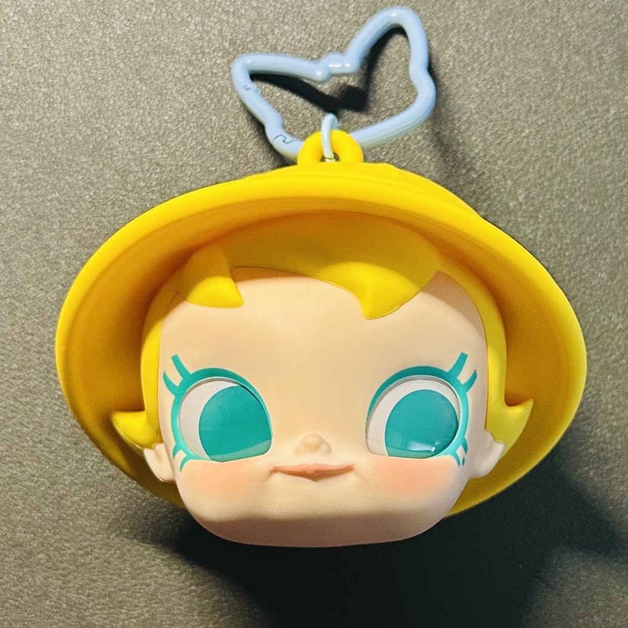Pop Mart Baby Molly & Baby Tabby Series Earphone Bag 착용 스타일