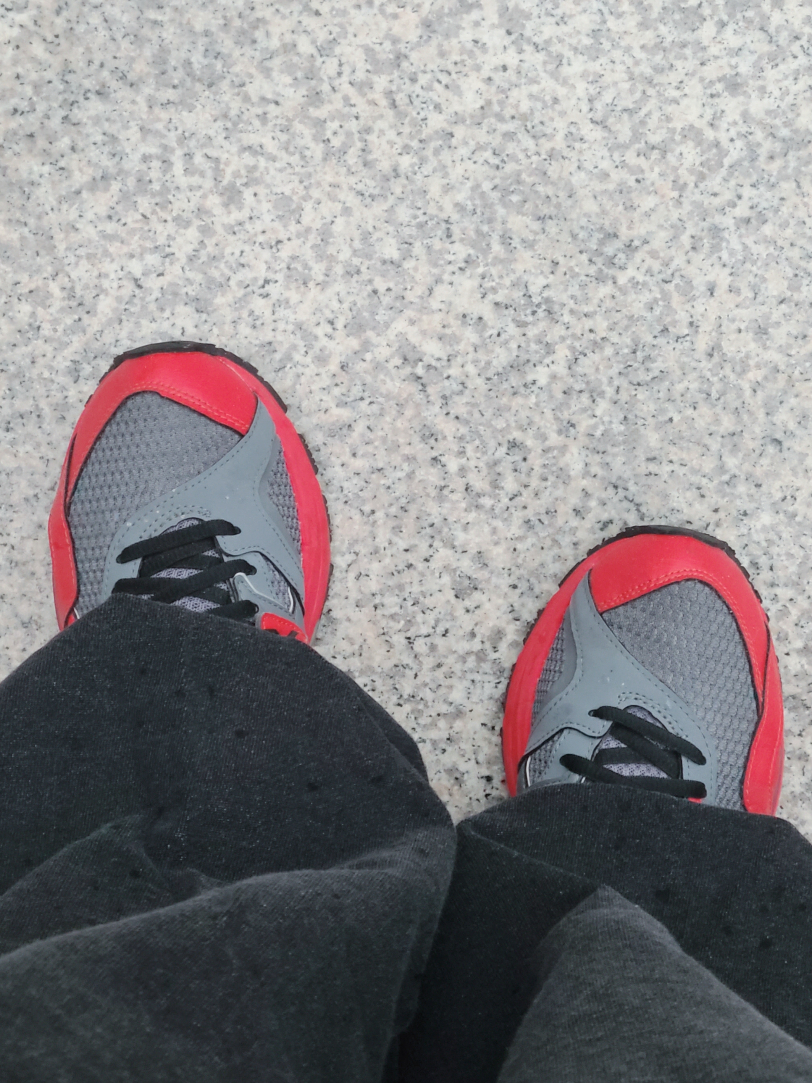 Asics HS2-S Gel-MC Plus Classic Red 착용 스타일