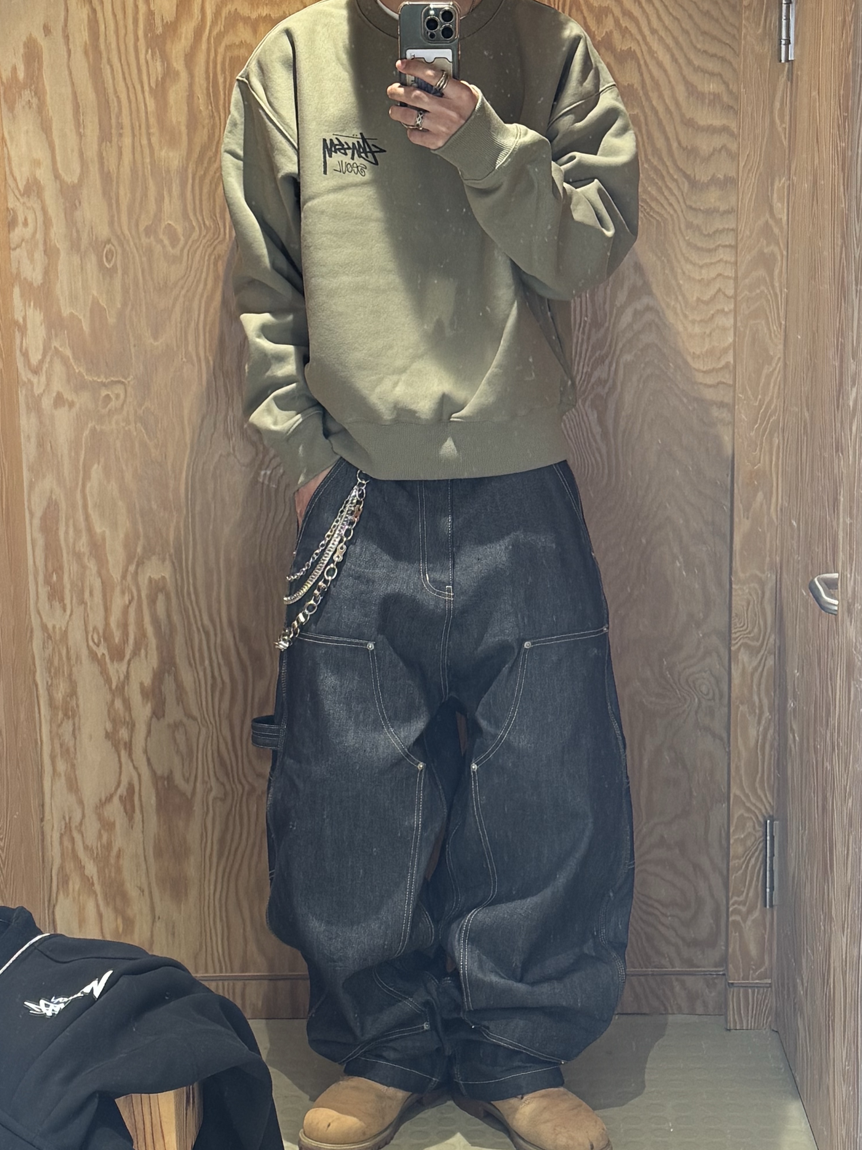 Stussy Basic Zip Hoodie Black, GRAILZ x KOIN SEOUL Carpenter Raw Denim Pants Indigo 착용 스타일 - 2