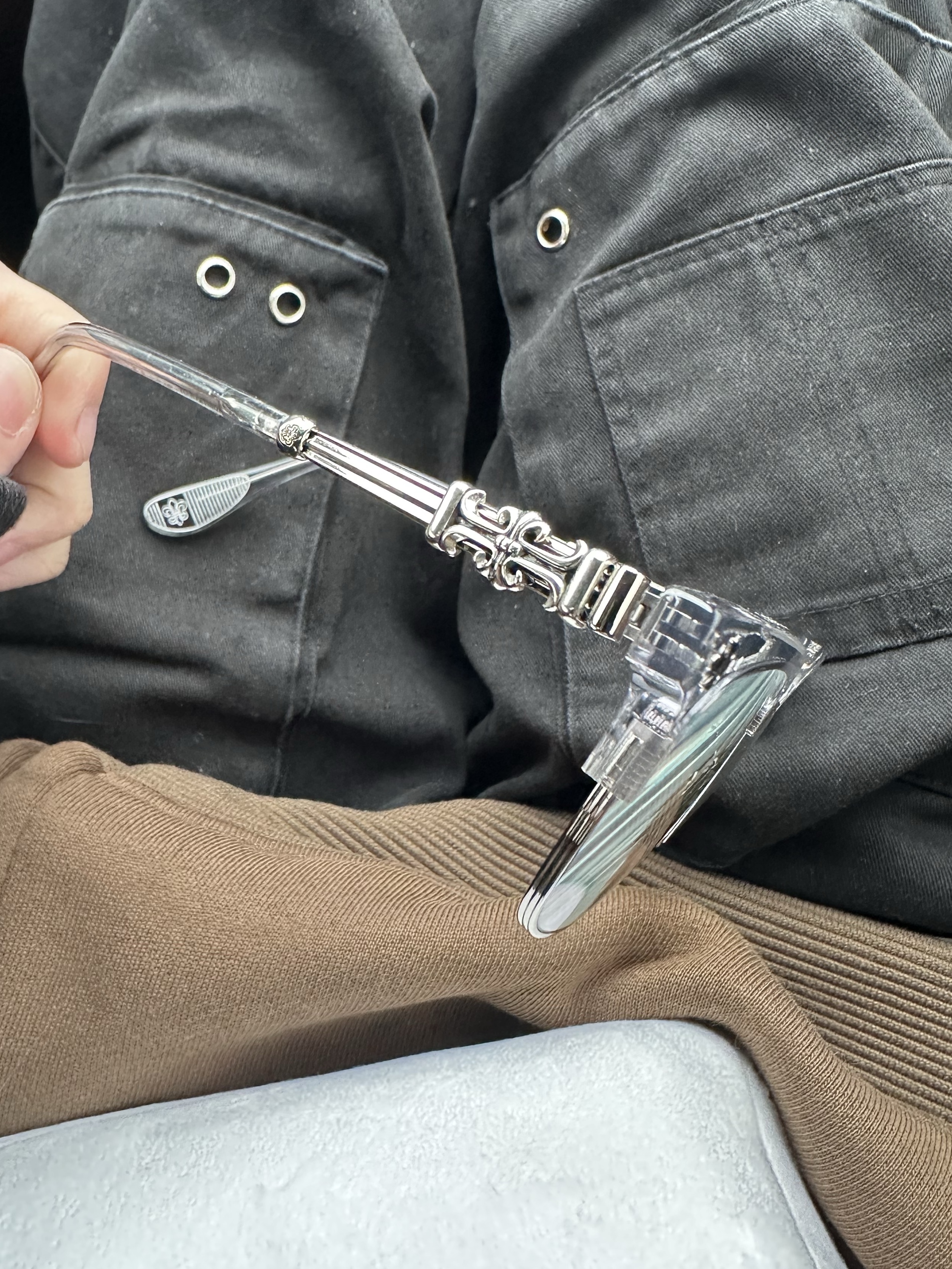Chrome Hearts Gusher Shiny Silver 착용 스타일 - 5