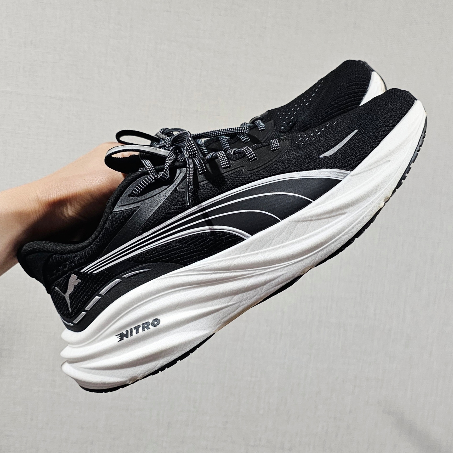 Puma Magnify Nitro 3 Black White 착용 스타일