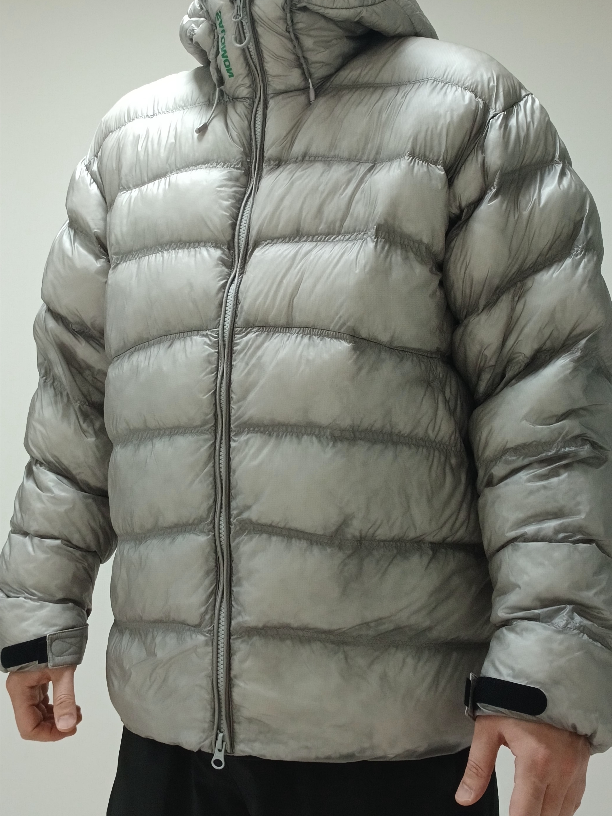 Salomon UNI Cross Insulation Jacket Light Grey, Nike ACG Trail Cap Black 착용 스타일 - 5