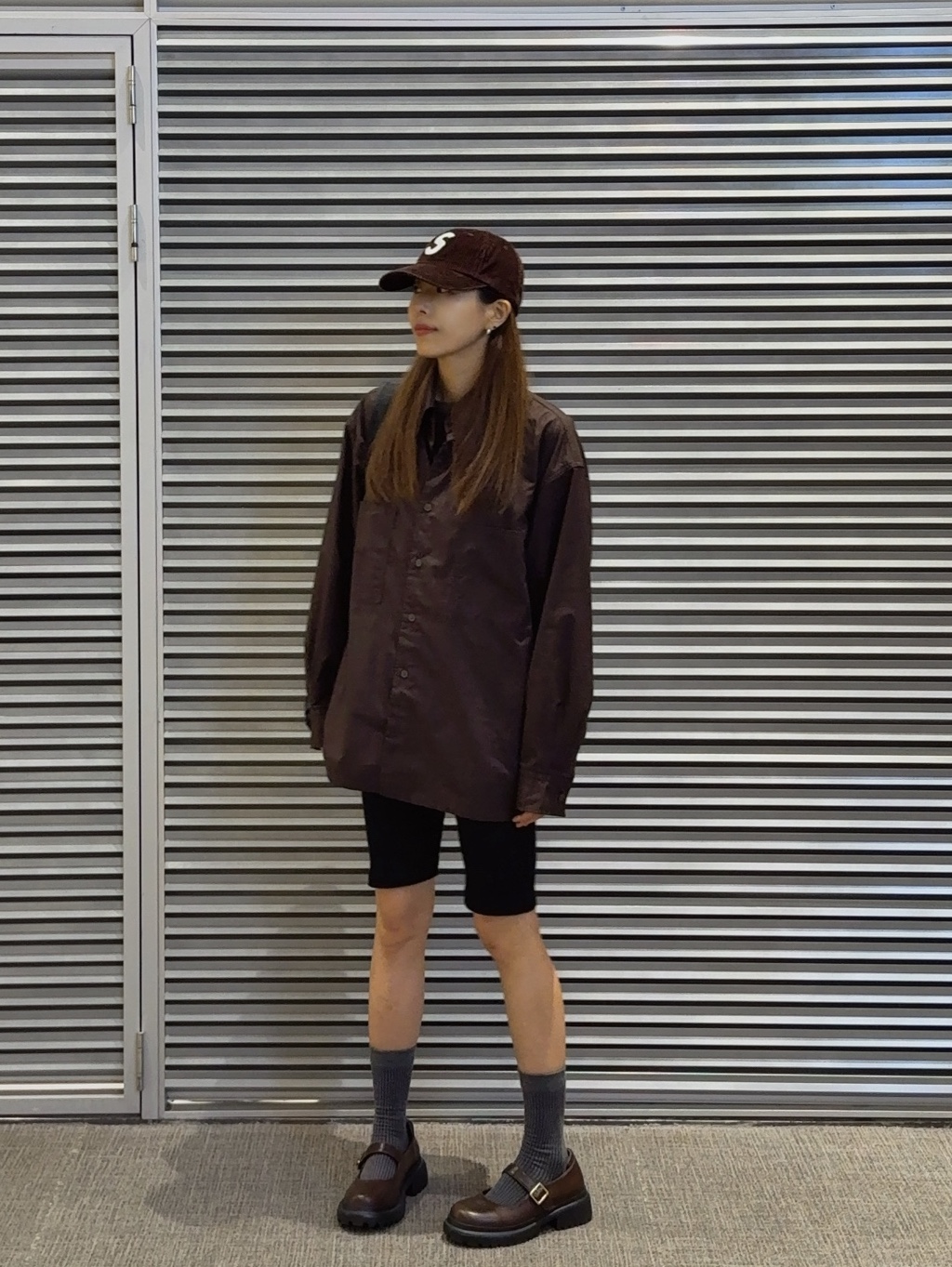 Supreme Corduroy S Logo 6-Panel Dark Brown - 24FW, Uniqlo U Utility T-Shirt Longsleeve Dark Brown - KR 착용 스타일 - 2