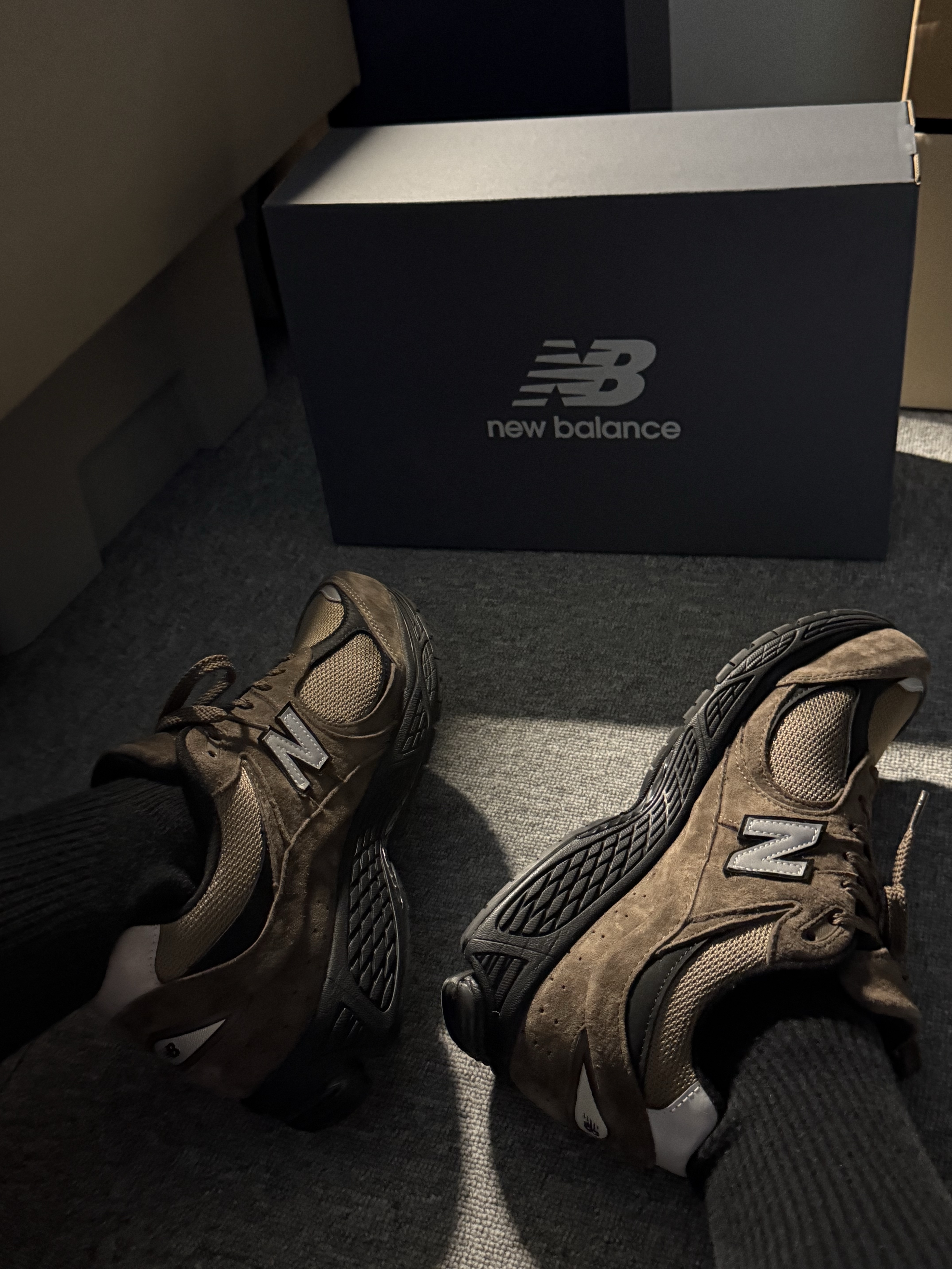 New Balance 2002R Brown Black μ°©μ© μ€νμΌ - 10