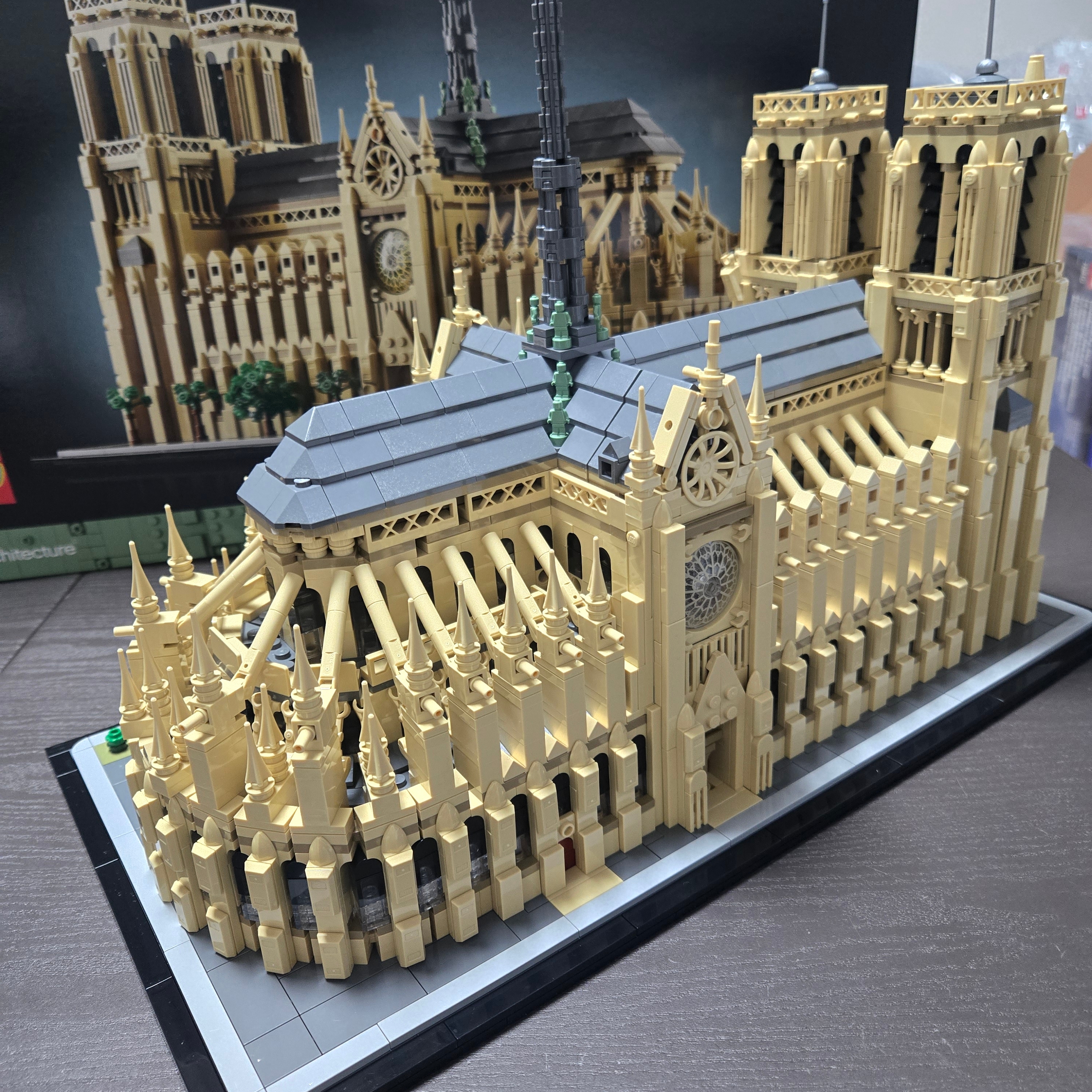 Lego Architecture Notre-Dame de Paris 착용 스타일 - 2