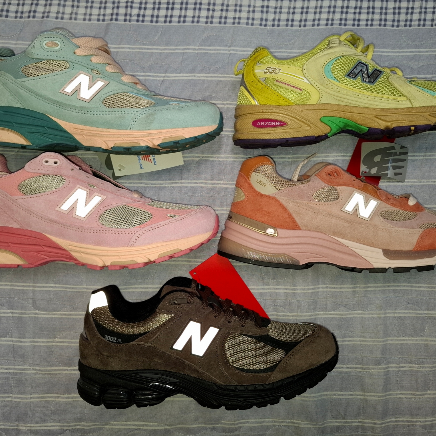 New Balance 2002R Brown Black, New Balance x Joe Freshgoods 993 Made in USA Powder Pink 착용 스타일 - 1