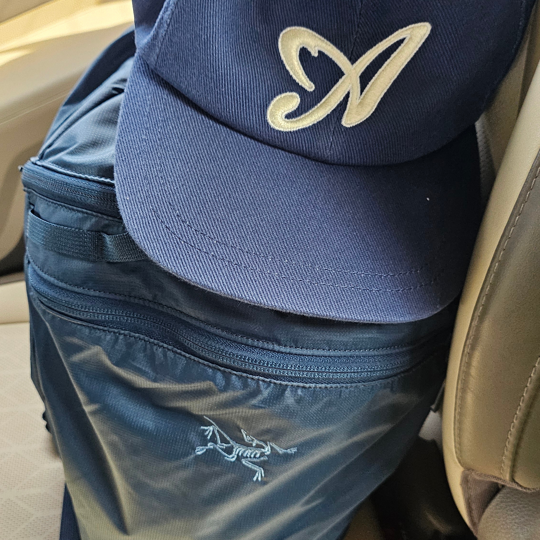 Arc'teryx Heliad 15 Backpack Nightscape 착용 스타일