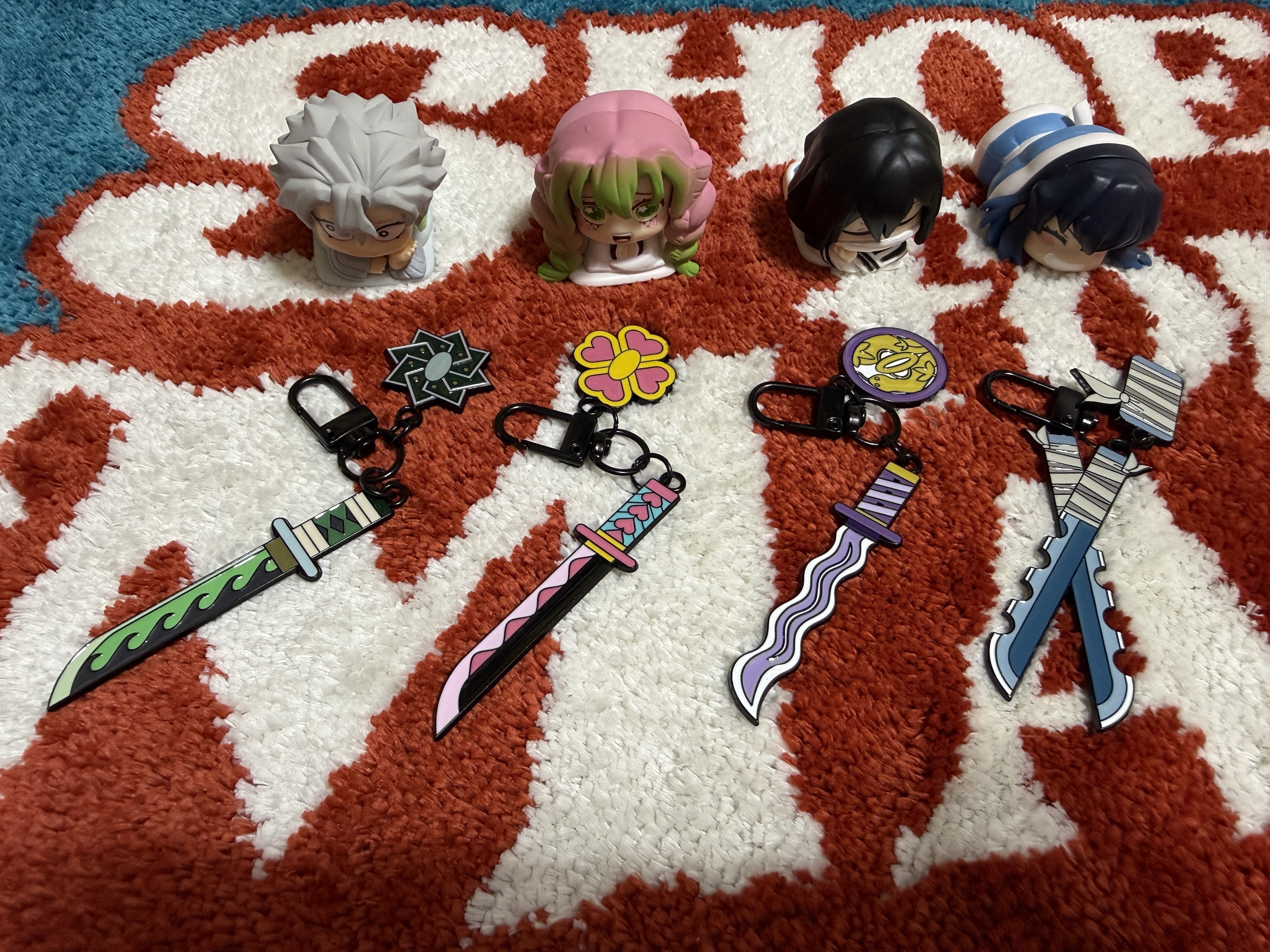 Demon Slayer Kimetsu No Yaiba Nichirin Sword Keyring Mitsuri Kanroji, Demon Slayer Kimetsu No Yaiba Nichirin Sword Keyring Hashibira Inosuke 착용 스타일 - 1