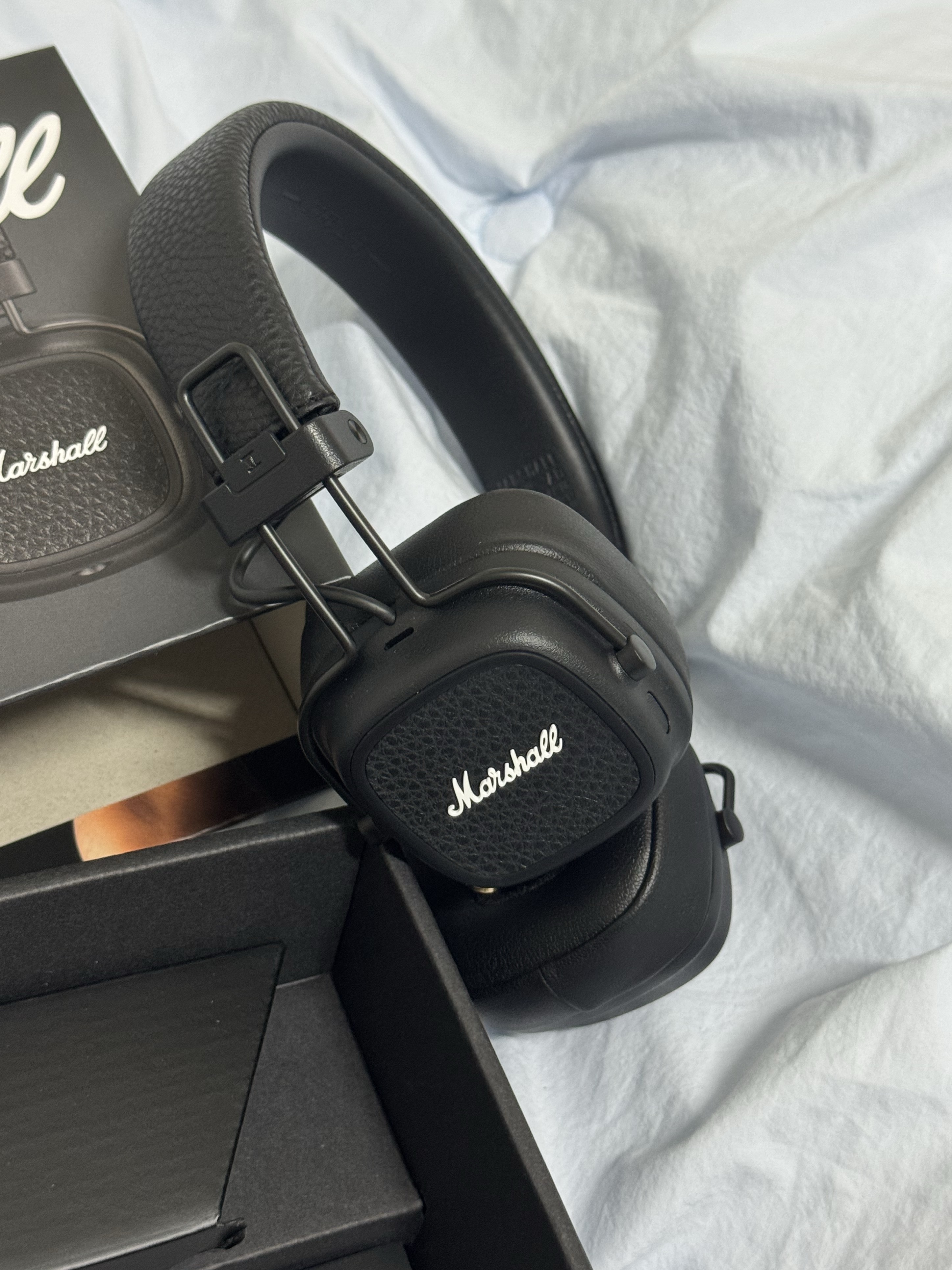 Marshall Major V Black (Sovico AV Ver.) 착용 스타일 - 3