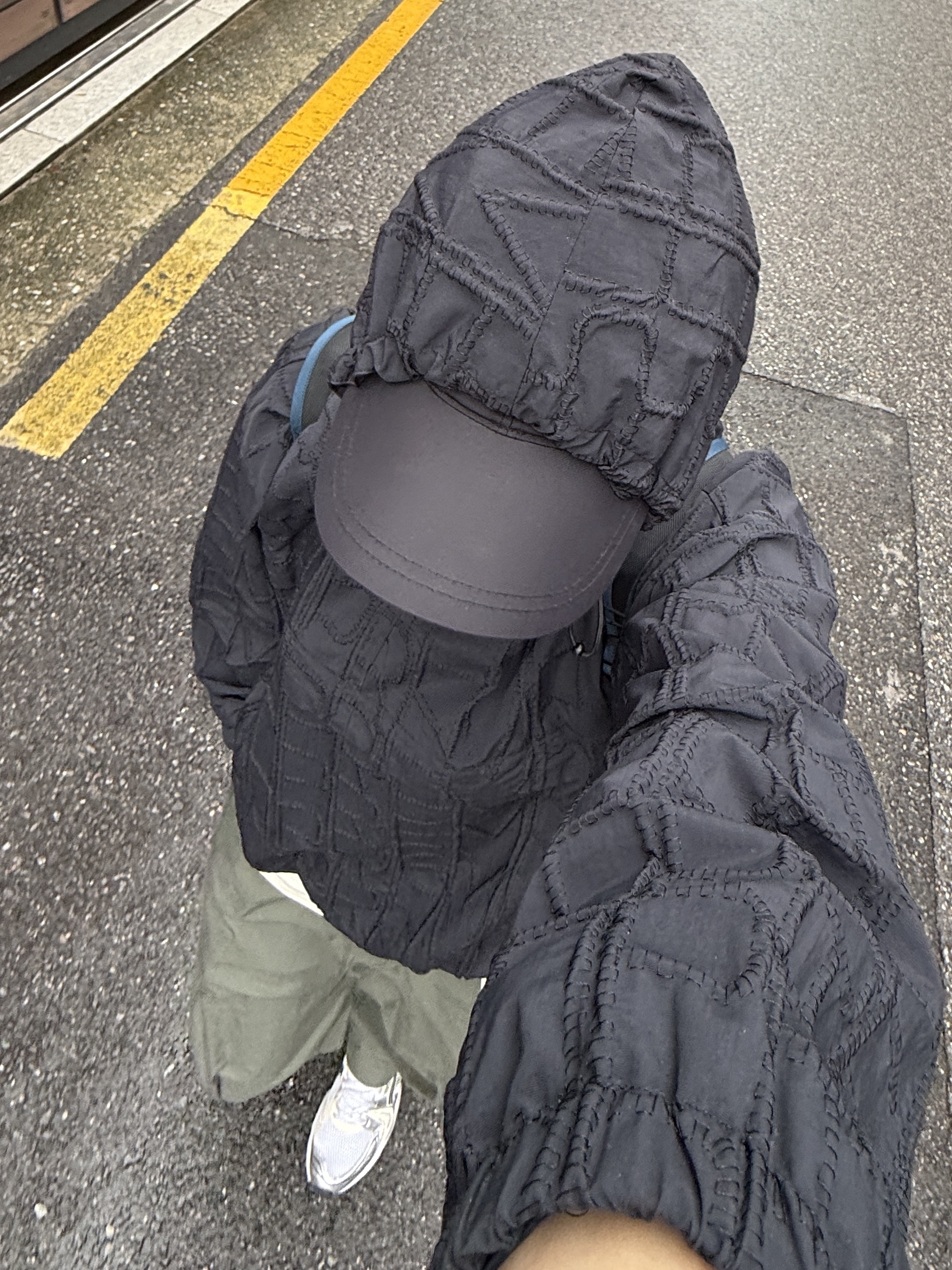 (W) Asics Gel-Kayano 14 White Midnight, Uniqlo C Wide Parachute Pants Olive - KR 착용 스타일 - 5