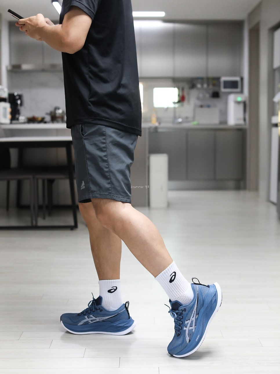 Asics Superblast 2 Winter Sea White 착용 스타일 - 2
