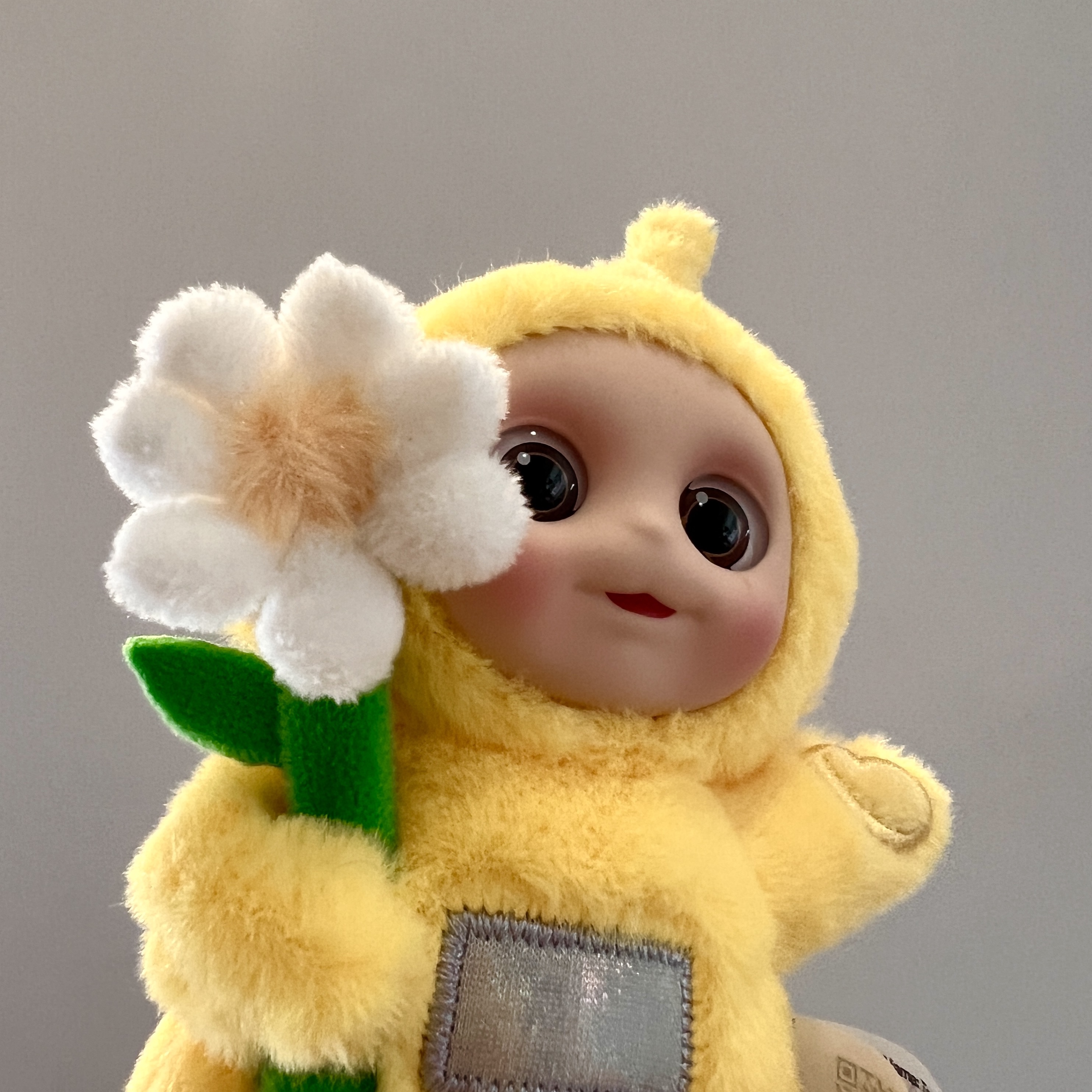 Pop Mart Teletubbies Say Hello Series Figures Sealed Case Laa Laa's Energetic Flower (Opened Case) 착용 스타일