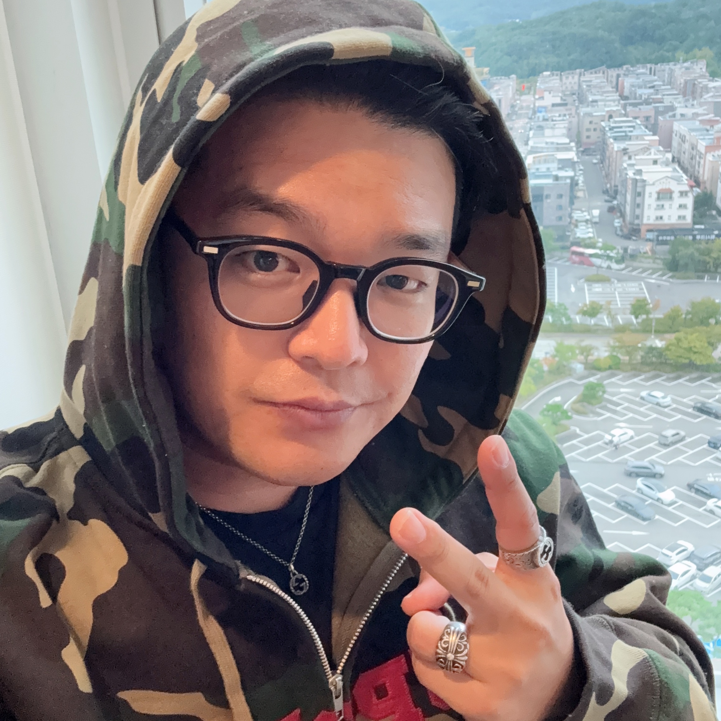 Supreme Collegiate Applique Zip Up Hooded Sweatshirt Woodland Camo - 25FW, Gucci Interlocking G Ring Silver 착용 스타일 - 1
