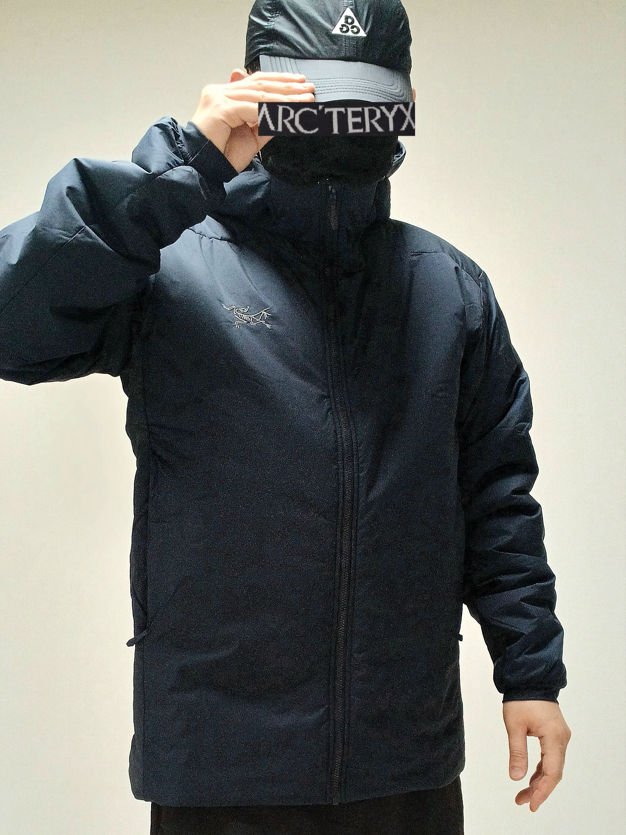 Nike ACG Trail Cap Black, Arc'teryx Atom SV Hoody Black Sapphire 착용 스타일 - 7