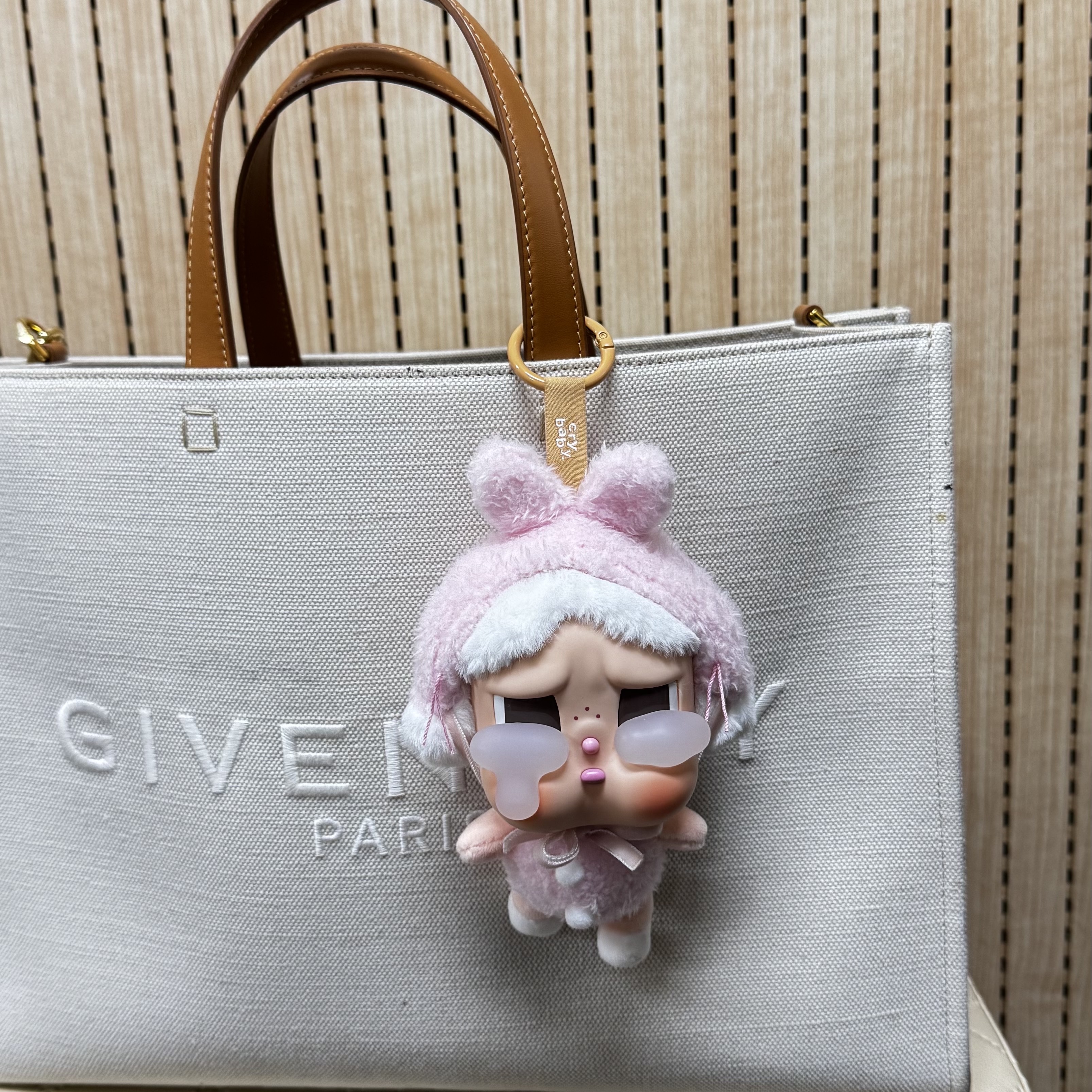 Pop Mart Crybaby Crying Again Series Plush Keyring I'll Give You All My Love (Opened Case) 착용 스타일 - 2