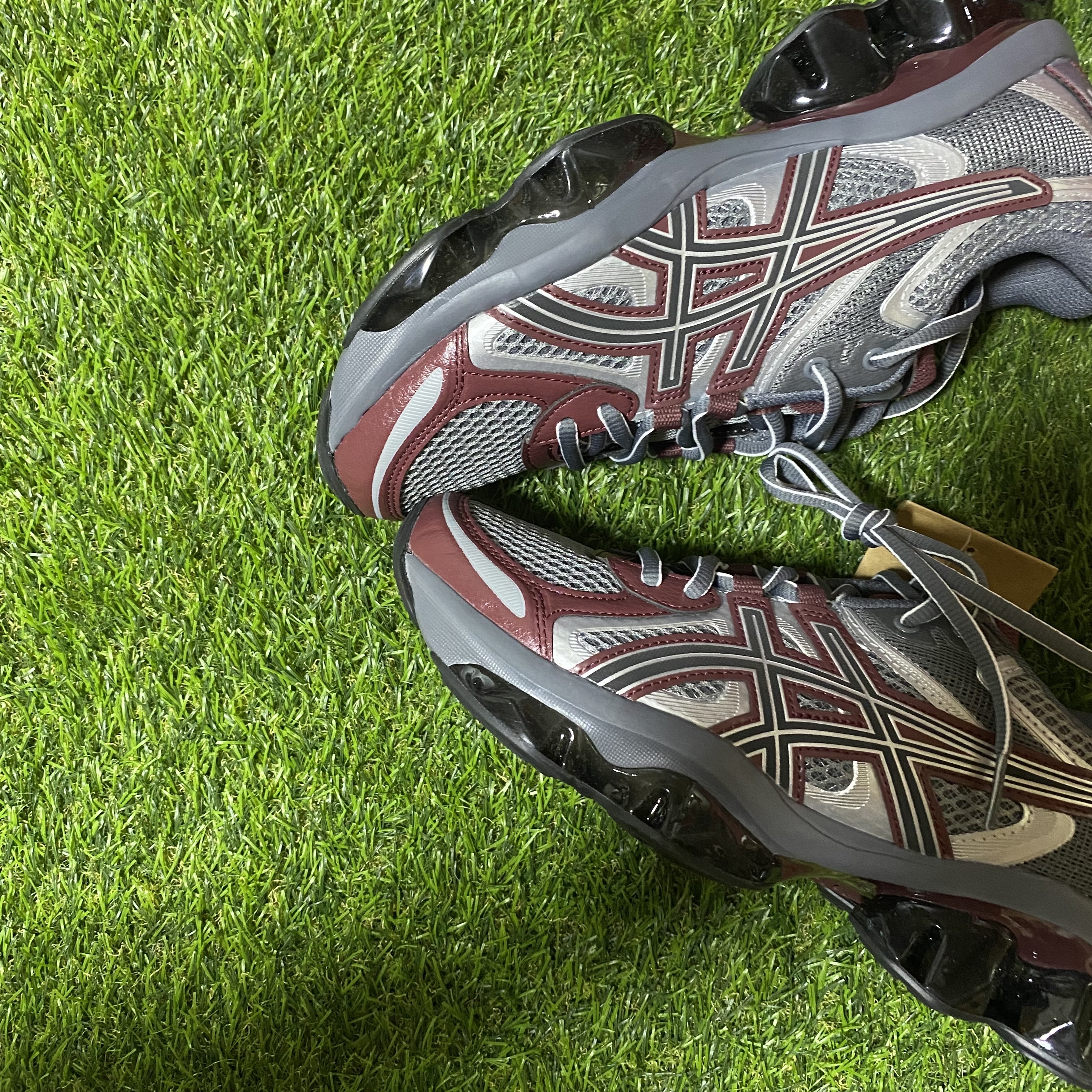Asics Gel-Quantum Kinetic Sheet Rock Dark Cherry 착용 스타일