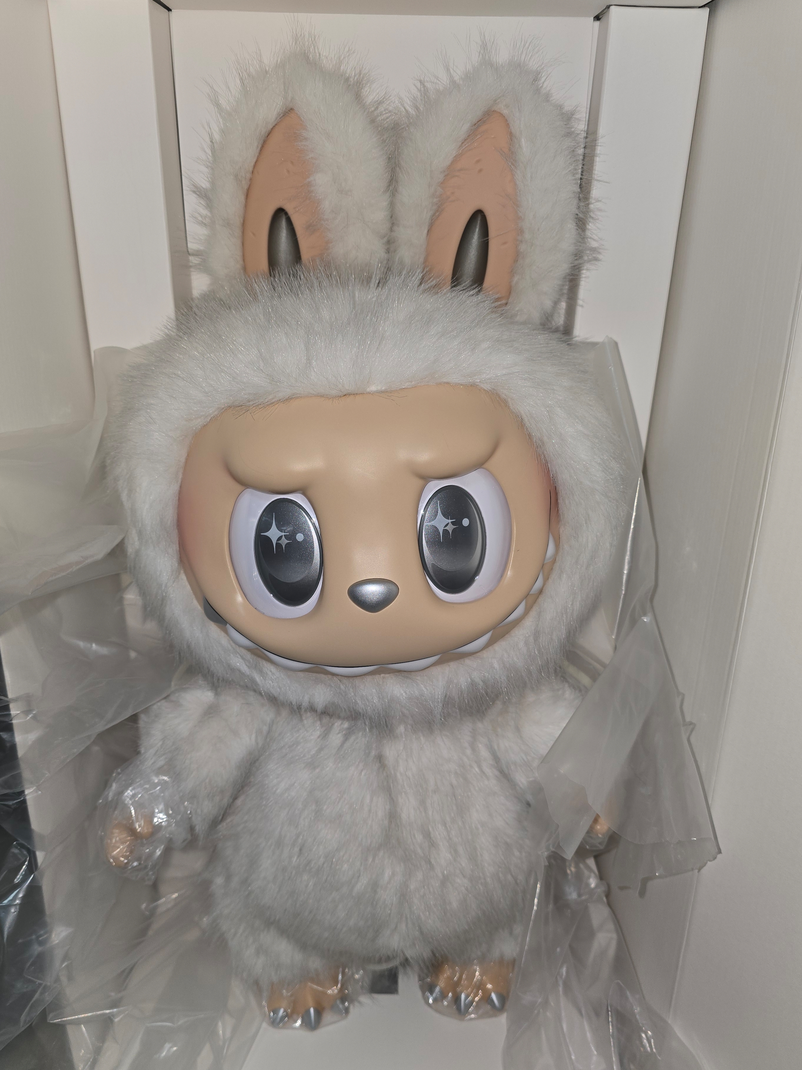 Pop Mart The Monsters Zimomo Angel In Clouds Vinyl Face Doll, Pop Mart Labubu The Monsters Highlight Series ID Keyring (Opened Case) 착용 스타일 - 2