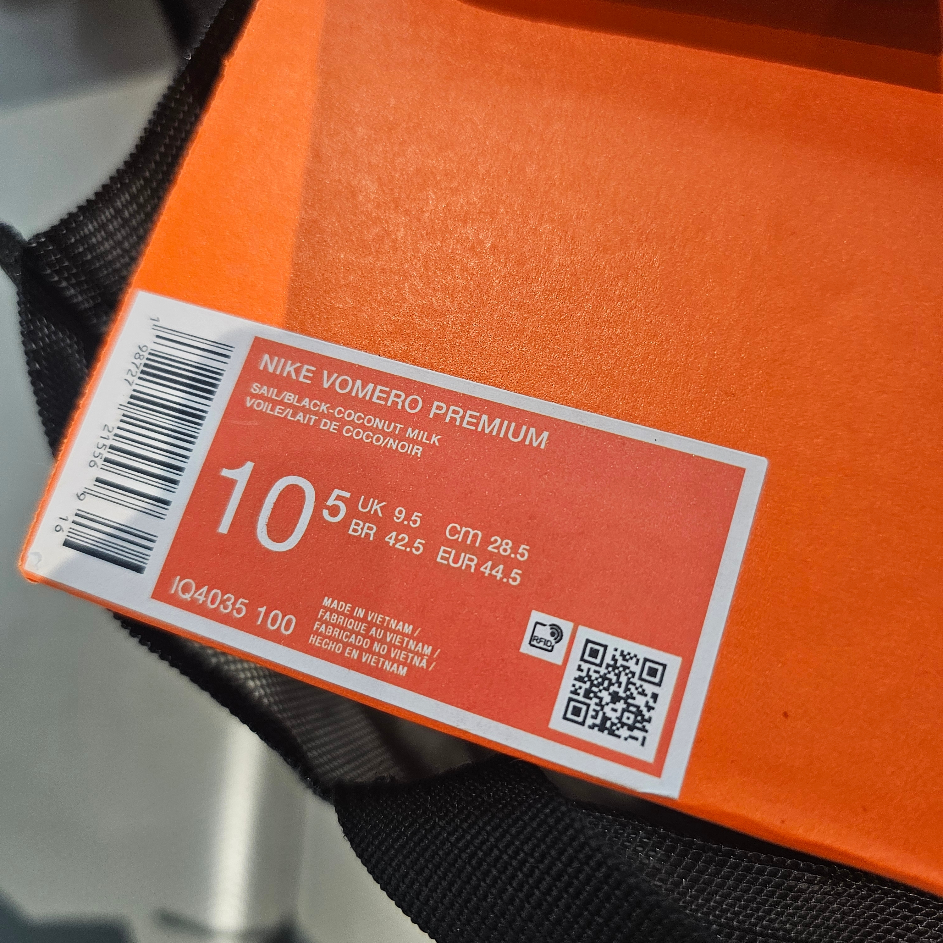 Nike Vomero Premium Sail Coconut Milk 착용 스타일 - 4